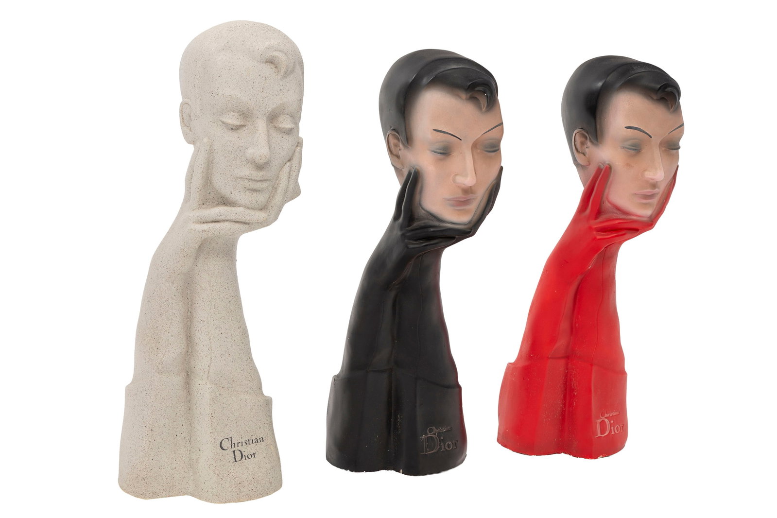 Christian Dior, 3 sculptures publicitaires Femme Gantée, France années 1960, aux gants rou: Christian Dior, 3 sculptures publicitaires Femme Gantée, France années 1960, aux gants rouges, noirs et en imitation de grès, h. 54 et 56 cm
