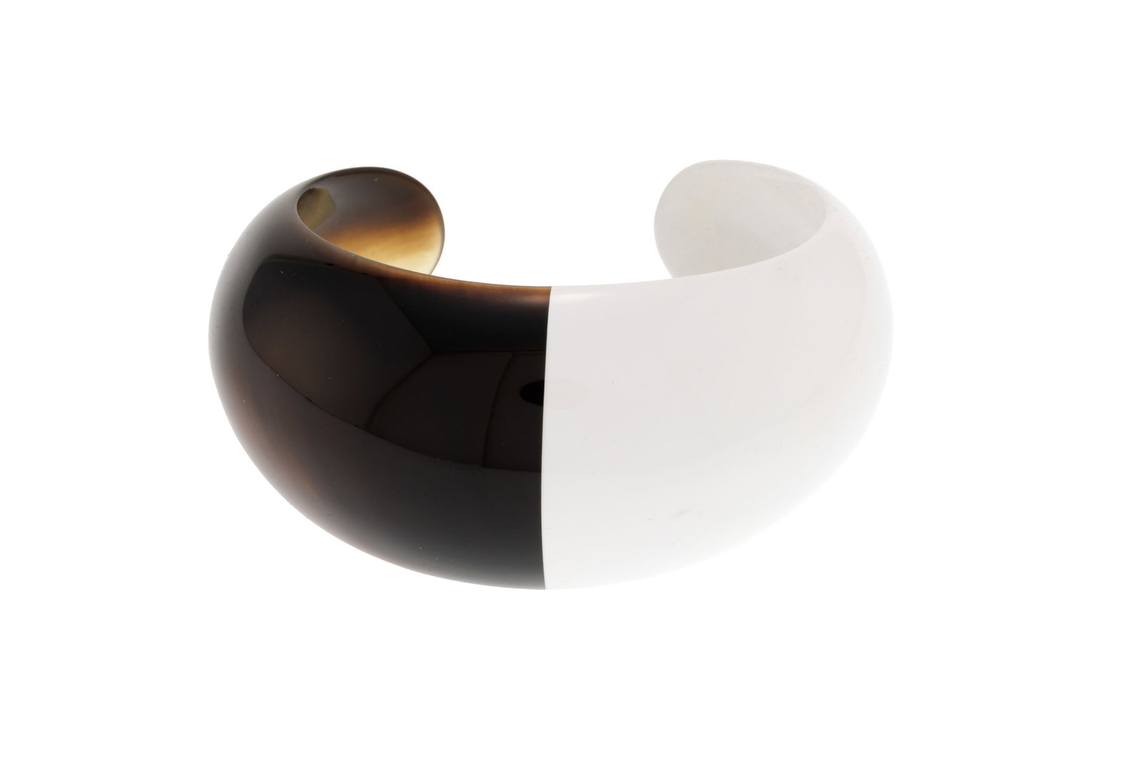 Hermès, bracelet esclave corne et résine blanc, housse, 6,5 cm - 2