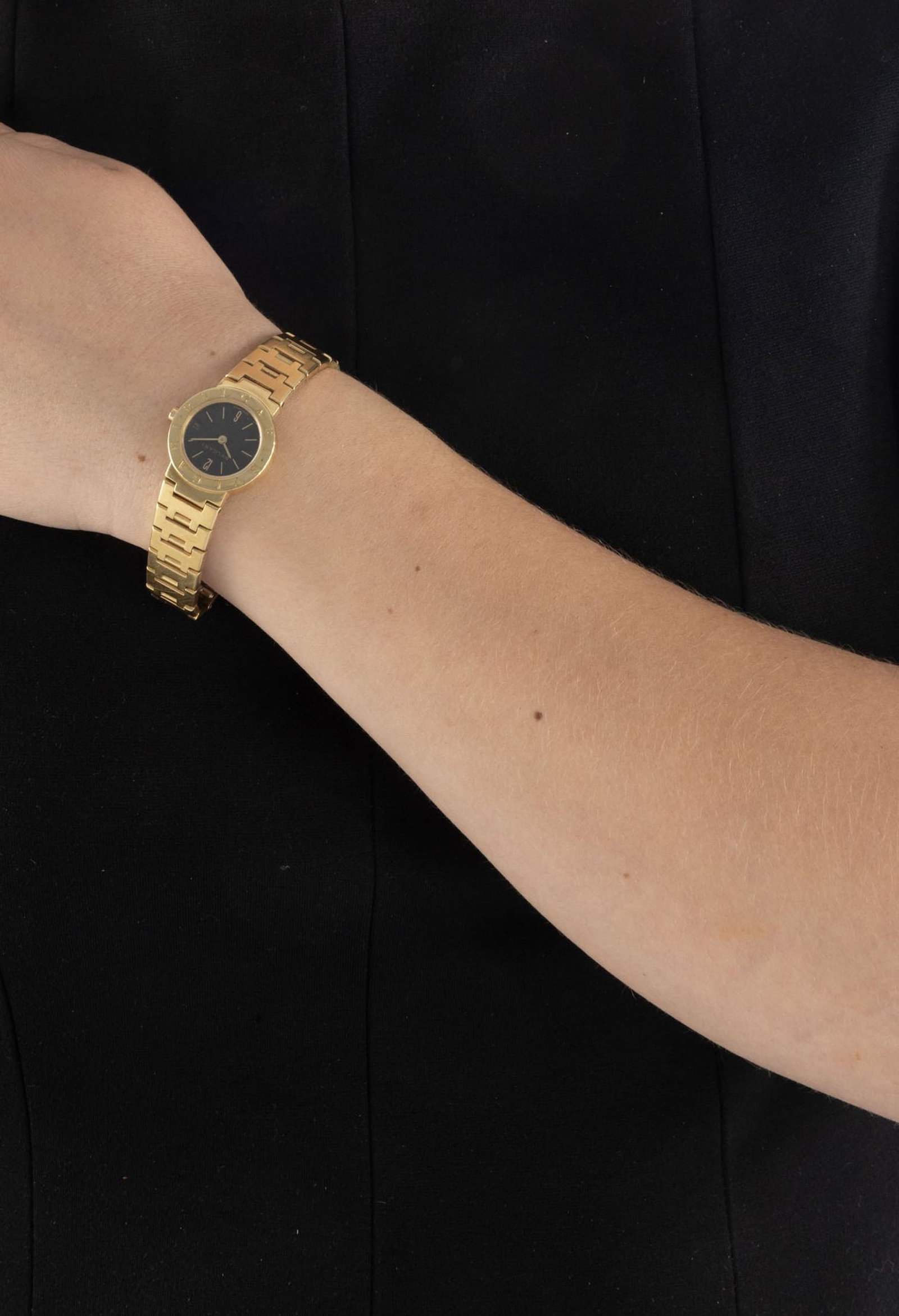 Bulgari, réf. BB 23 GGD, montre-bracelet en or 750 avec indication de la date Mouvement: quar - 4