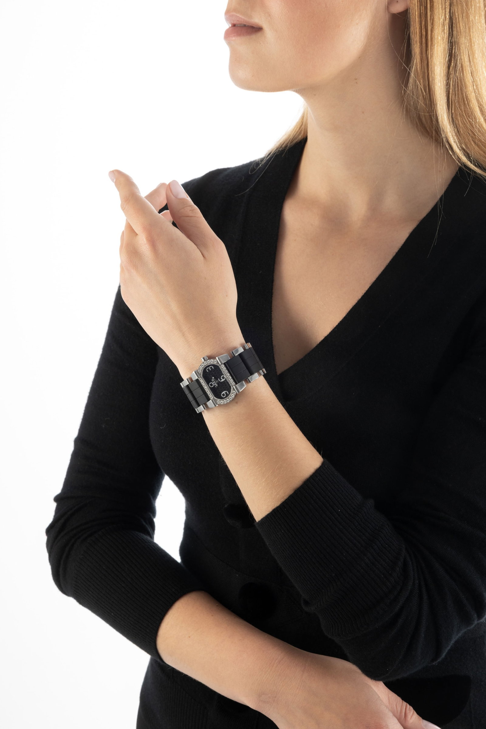 Fred, montre-bracelet en acier et caoutchouc sertie de diamants Mouvement: cal. 980.106, quartz,  - 4