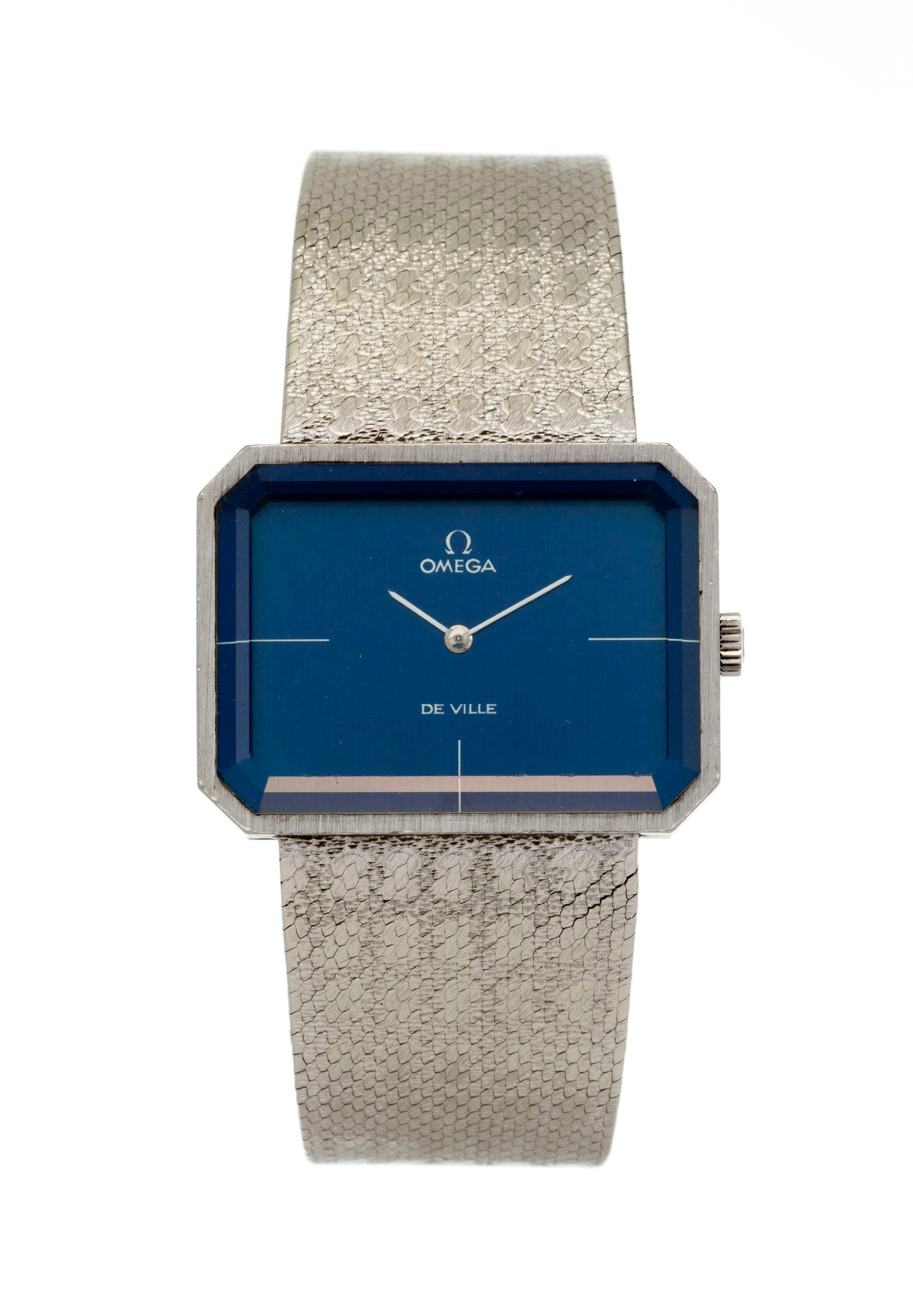 Omega, De Ville, réf. 8272, montre-bracelet en or gris 750, années 1970 Mouvement: cal. : Omega, De Ville, réf. 8272, montre-bracelet en or gris 750, années 1970 Mouvement: cal. 620, automatique, 17 rubis, n°31349479 Boîtier: n°C 98726, larg. 32 mm Signature: cadra