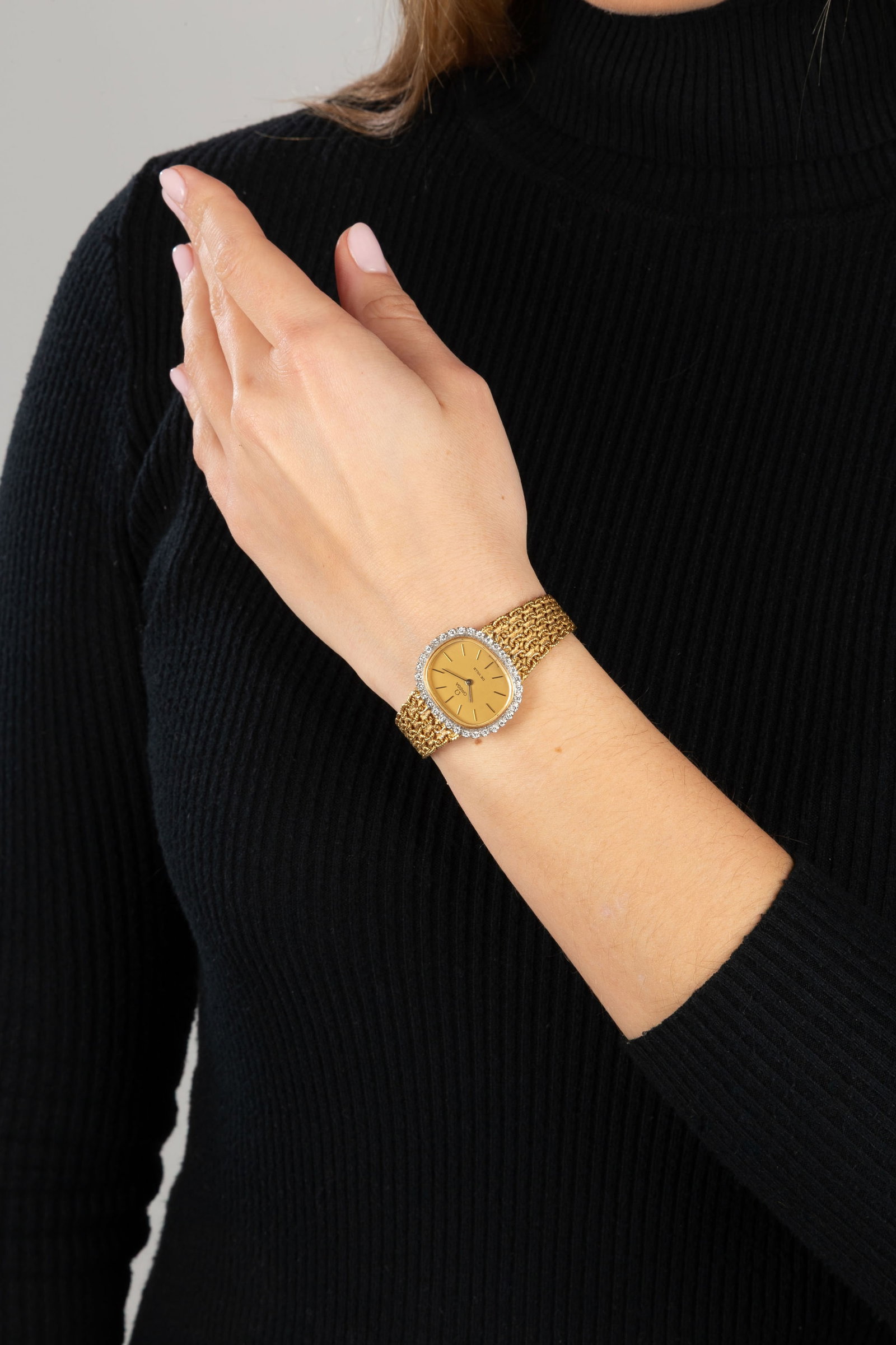 Omega, De Ville, réf. 8296, montre-bracelet 2 ors 750 sertie de diamants, années 1970 Mo - 4