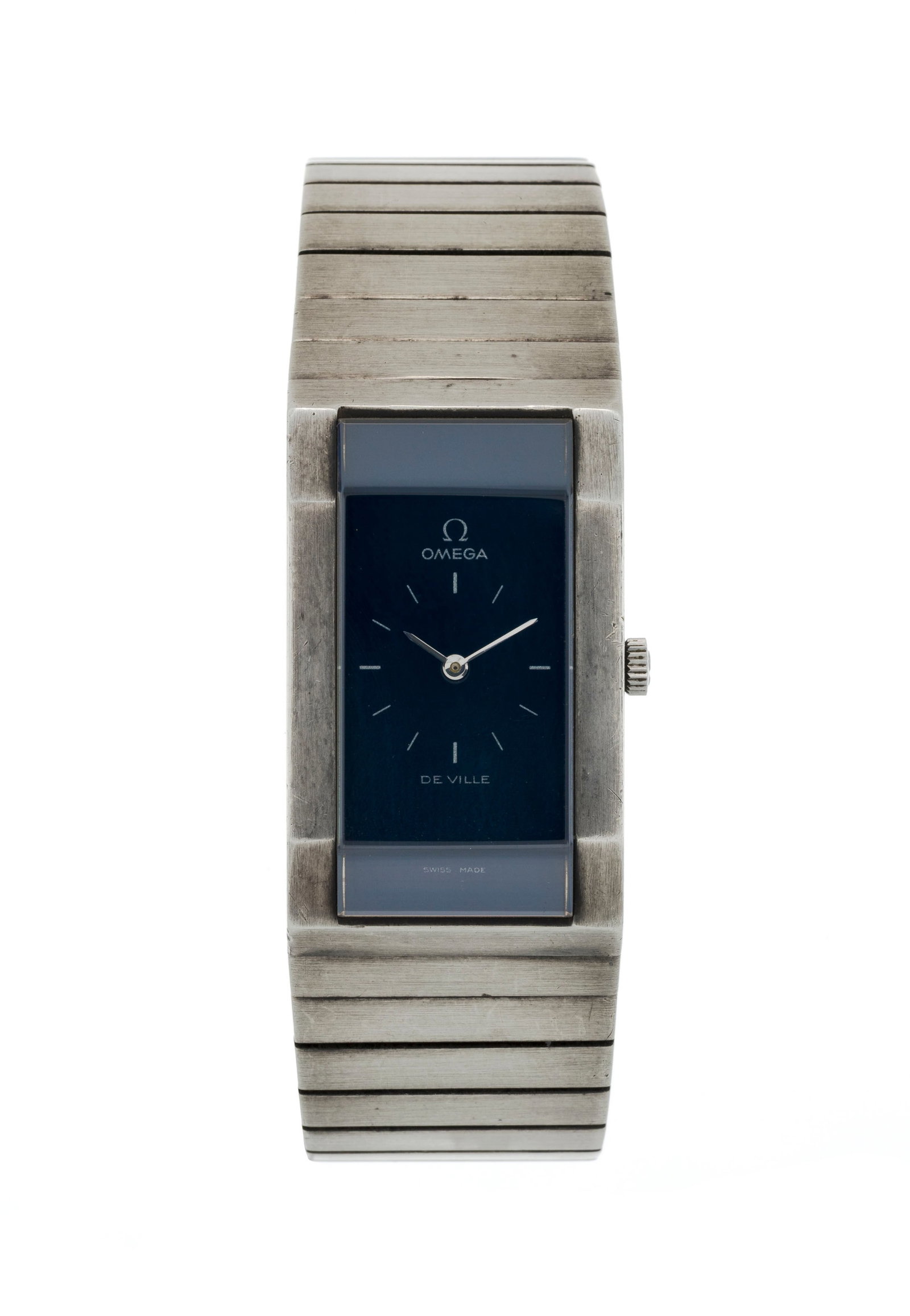 Omega, De Ville, réf. 8375, montre-bracelet en argent, années 1970 Mouvement: mécan: Omega, De Ville, réf. 8375, montre-bracelet en argent, années 1970 Mouvement: mécanique, n°36678192 Boîtier: larg. 23 mm Signature: cadran, mouvement, boîtier, bracelet