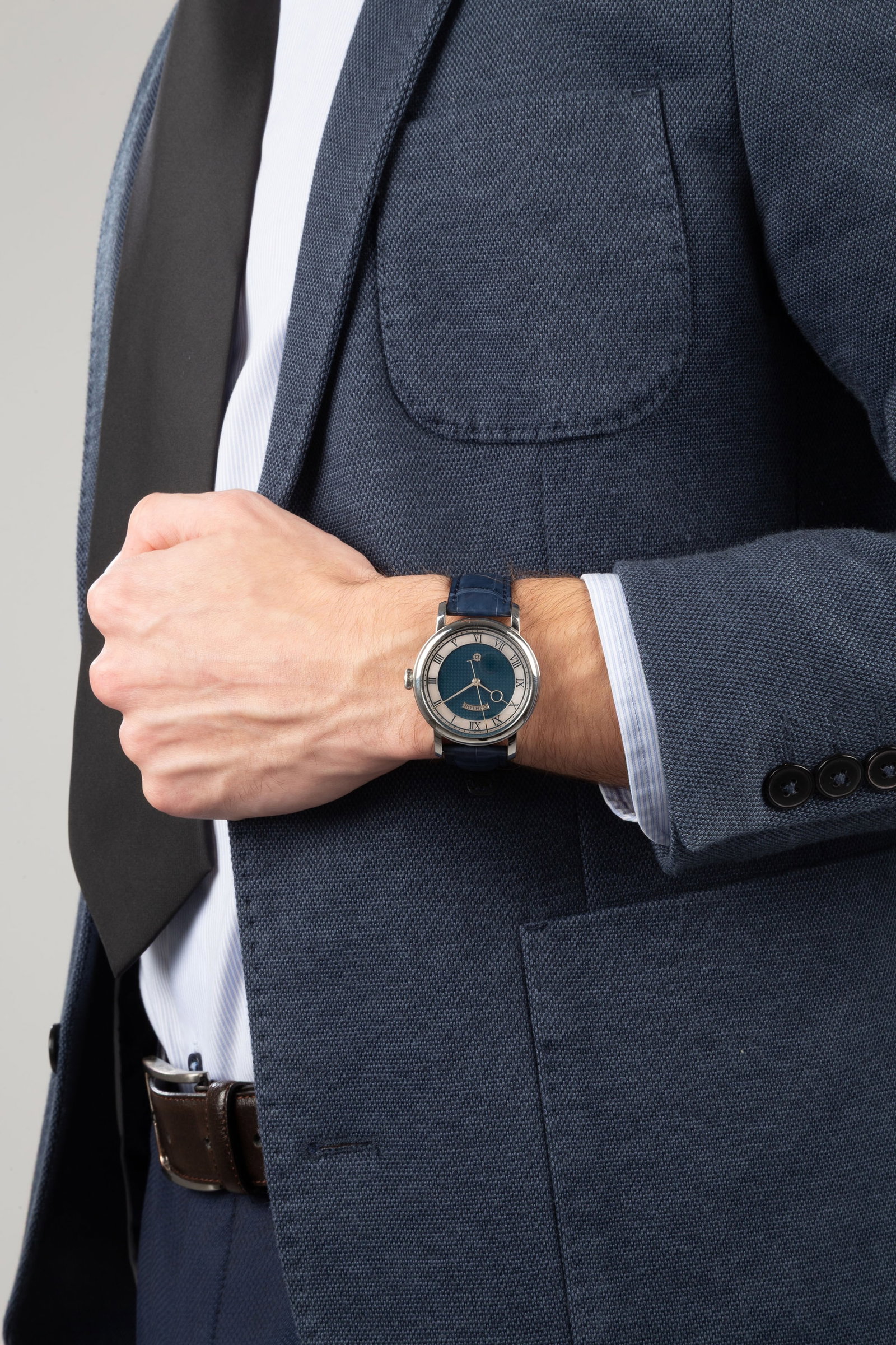 Ophion, montre en acier Mouvement: mécanique Boîtier: diam. 39 mm, fond en verre lais - 4