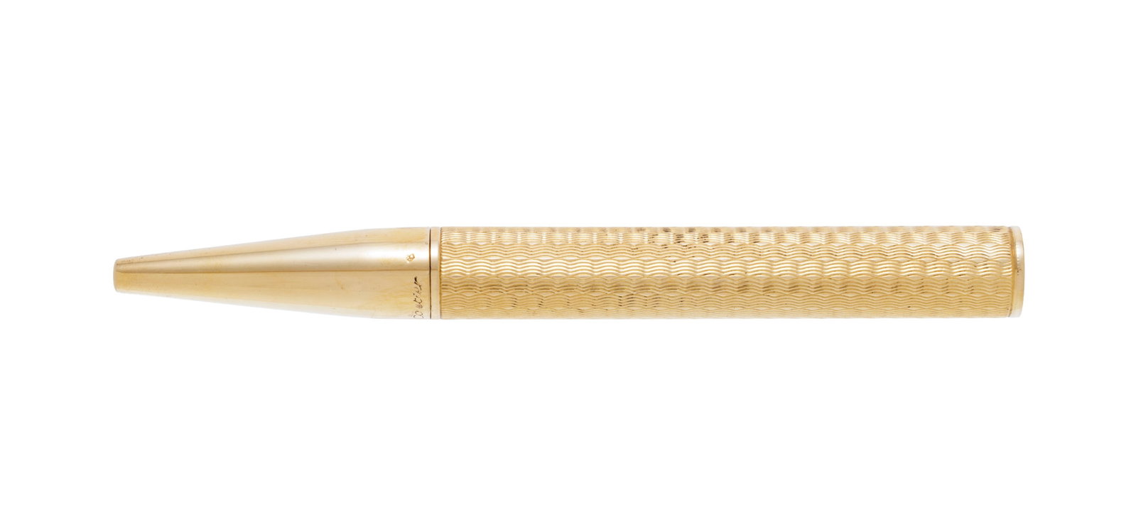 Cartier, porte-mine en or 750 à décor guilloché, signé, numéroté 06215: Cartier, porte-mine en or 750 à décor guilloché, signé, numéroté 06215, long. 8.8 cm, 20g, boîte Condition Bon état de conservation général. Prés