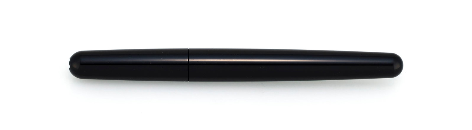 Montblanc, M, stylo plume en résine noire et métal argenté, bec en or gris 585, sign& - 3