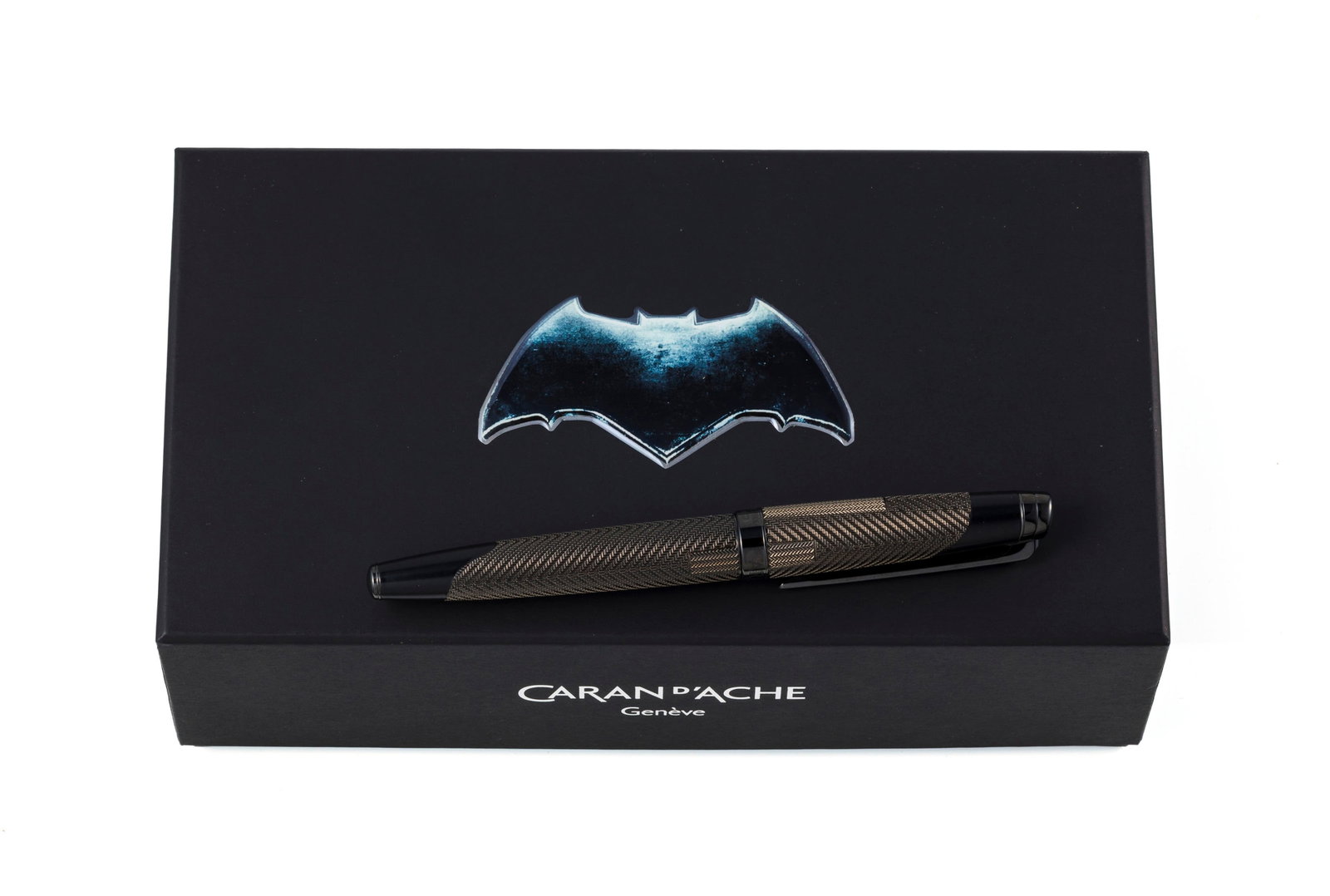 Caran D'Ache et Warner Bros, Justice League, Batman, stylo plume en métal avec revêtement  - 3