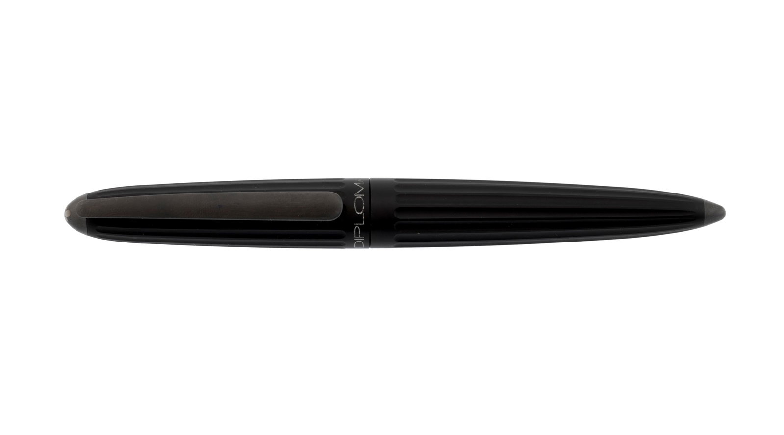 Diplomat, Aero, stylo plume en aluminium anodisé noir, bec en acier, signé, long. 14 cm: Diplomat, Aero, stylo plume en aluminium anodisé noir, bec en acier, signé, long. 14 cm Condition Bon état de conservation général. Légère usure à la sig
