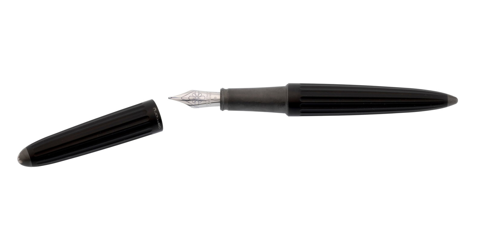 Diplomat, Aero, stylo plume en aluminium anodisé noir, bec en acier, signé, long. 14 cm - 2