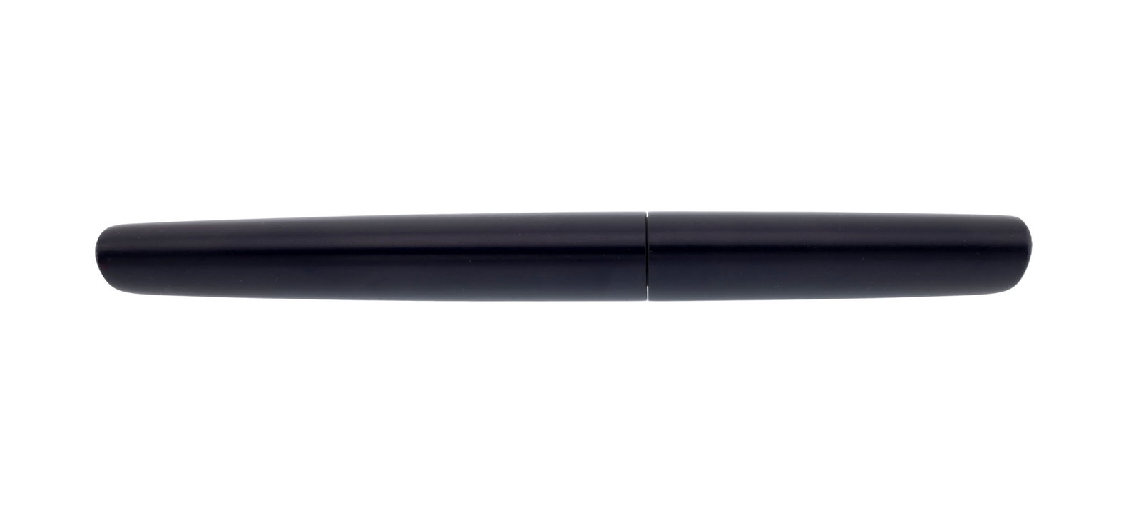 Hermès, Nautilus, stylo plume en aluminium brossé, signé, long. 14.5 cm: Hermès, Nautilus, stylo plume en aluminium brossé, signé, long. 14.5 cm Condition Bon état de conservation général. Présence de nombreuses rayures et micro ra