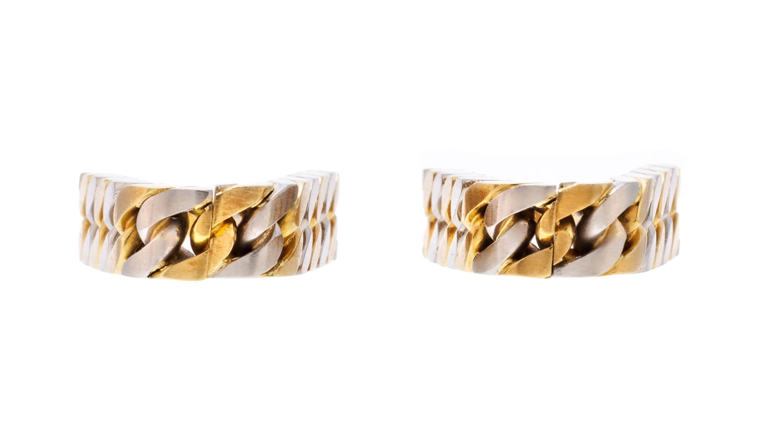 Hermès, paire de boutons de manchette 2 ors 750 à motif gourmette, l'un signé, les de: Hermès, paire de boutons de manchette 2 ors 750 à motif gourmette, l'un signé, les deux numérotés 60853, h. 2 cm, 20g Condition Bon état de conservation
