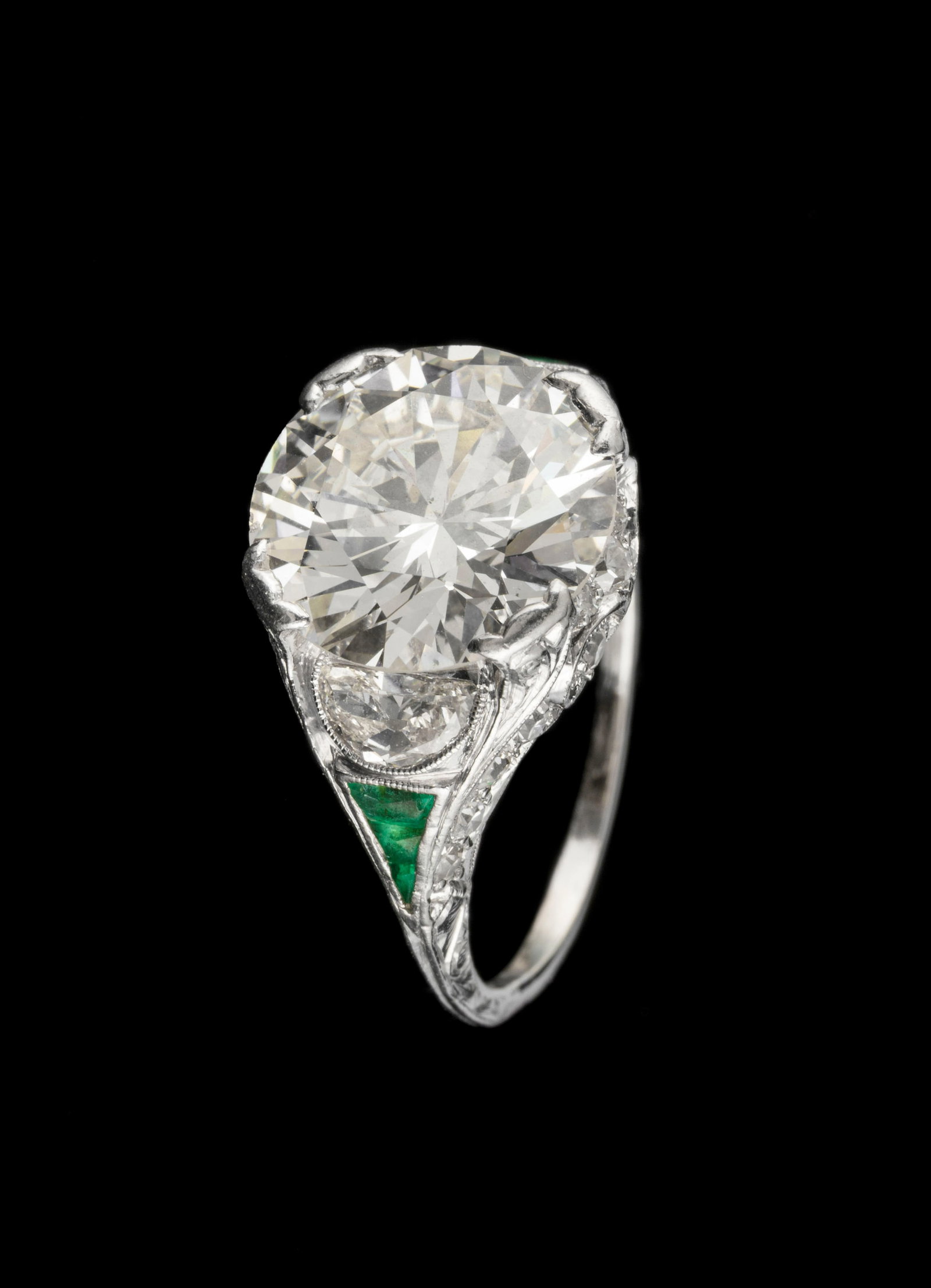 Bague Art Déco platine centrant un diamant taille brillant (env. 5 cts) entouré de diamant - 2