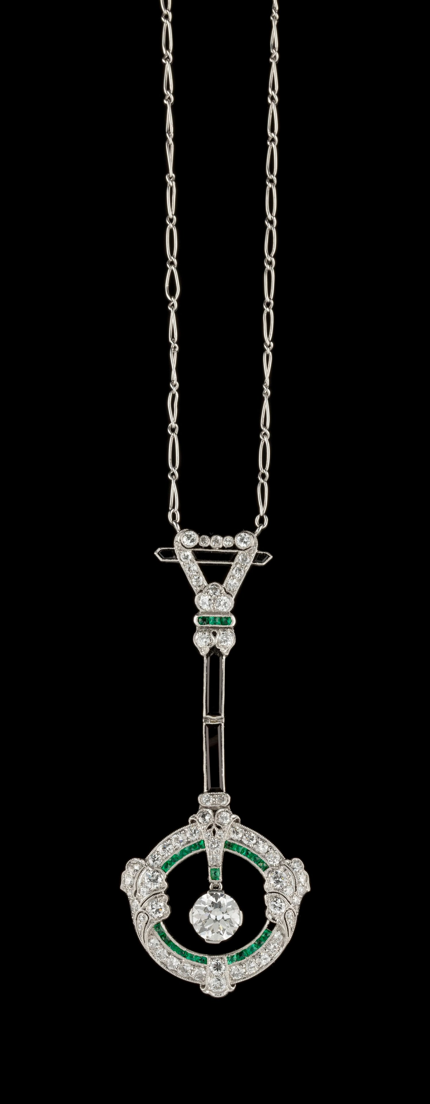 Collier Art Déco composé d'une chaîne en or gris 750 retenant un centre en platine se (1 of 4)