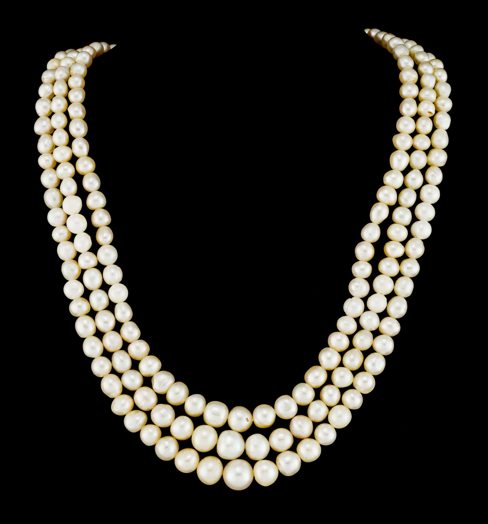 Collier composé de 3 rangs de perles naturelles d'eau de mer en chute selon le rapport GGTL n&# (1 of 7)