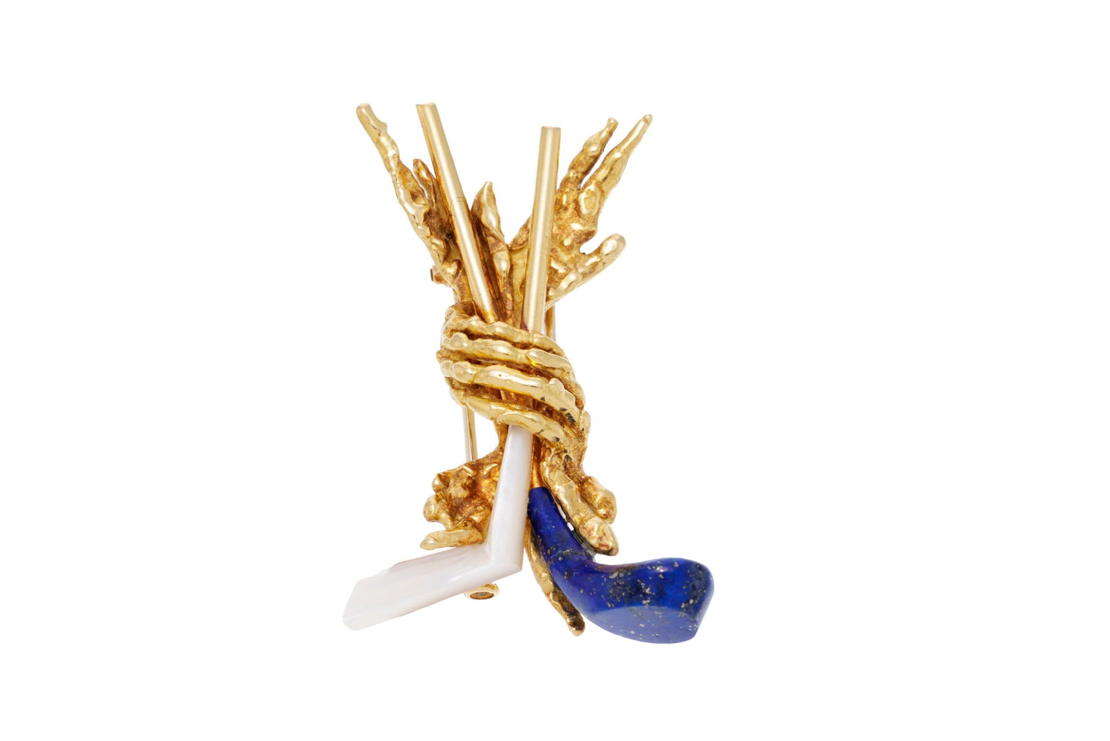 Chaumet, broche années 1970 or 750 texturé figurant une crosse de hockey en nacre et un cl (1 of 4)