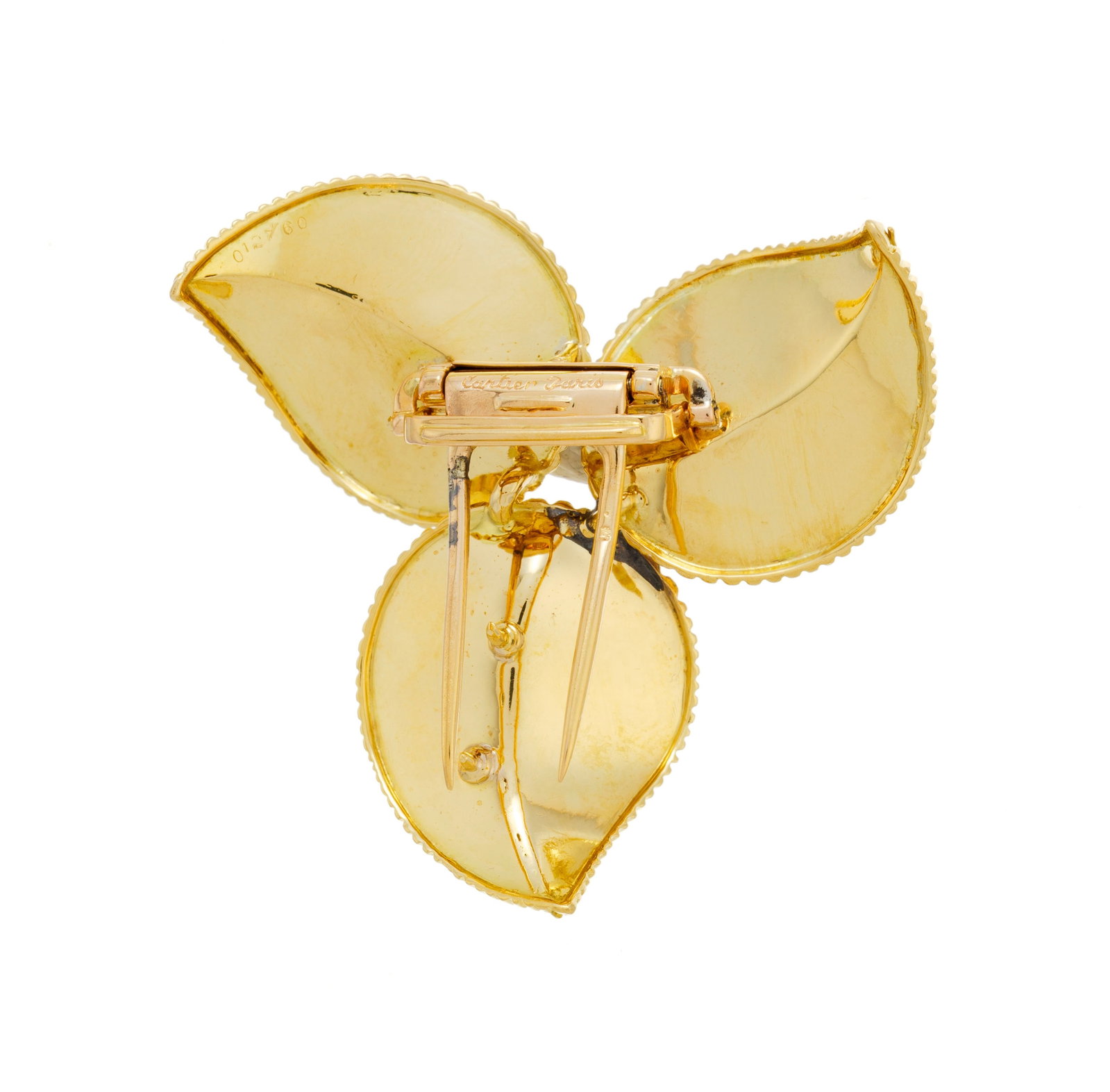Cartier, broche années 1950 or 750 formée de 3 feuilles à décor cannelé, si - 3