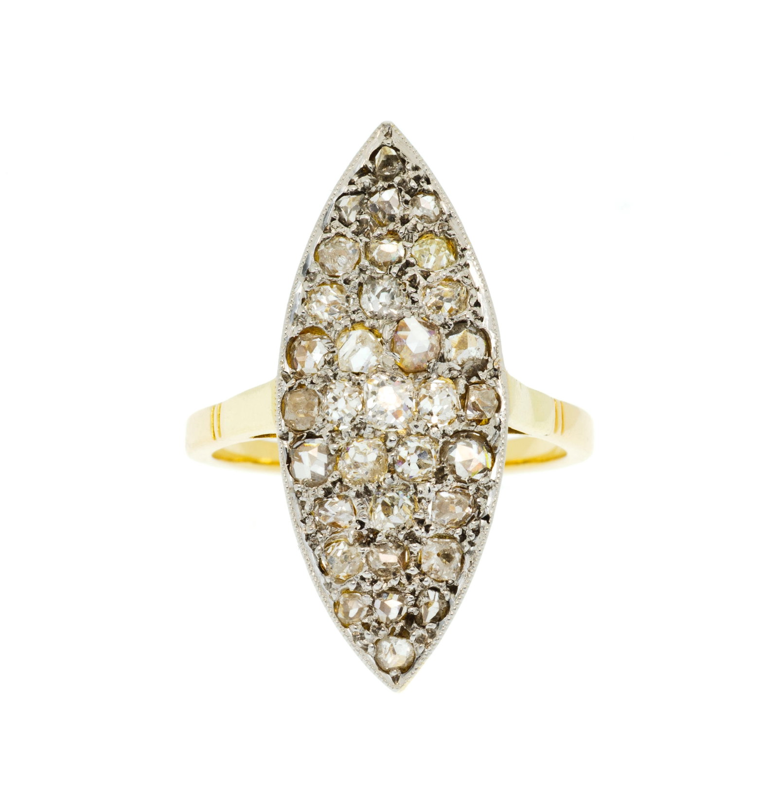 Bague marquise XIXe s., 2 ors 750 pavée de diamants taille rose et ancienne, doigt 46-6: Bague marquise XIXe s., 2 ors 750 pavée de diamants taille rose et ancienne, doigt 46-6 Condition Bon état de conservation général. Présence de rayures et micro rayures