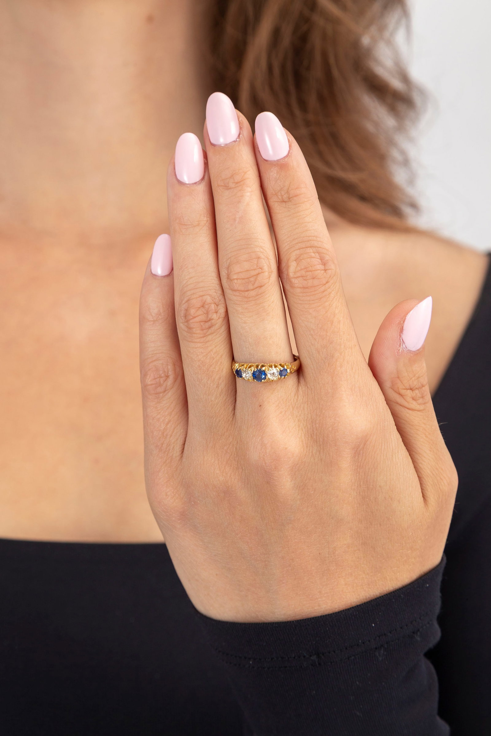 Bague XIXe s., or 750 sertie de saphirs et de diamants taille ancienne, doigt environ 56-16 - 4