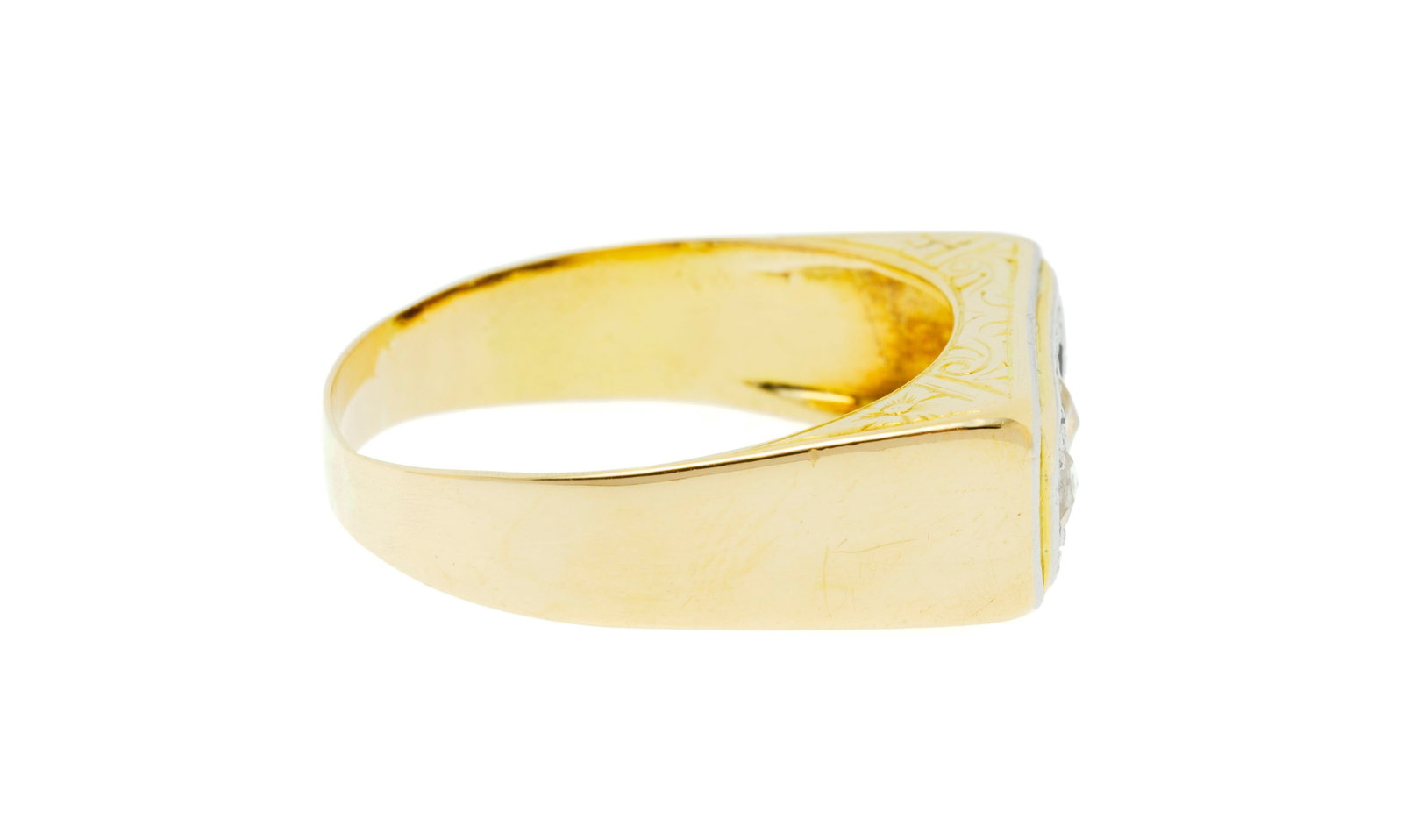 Bague début XXe s., 2 ors 750 gravés et sertie de 3 diamants taille rose alternés de  - 2