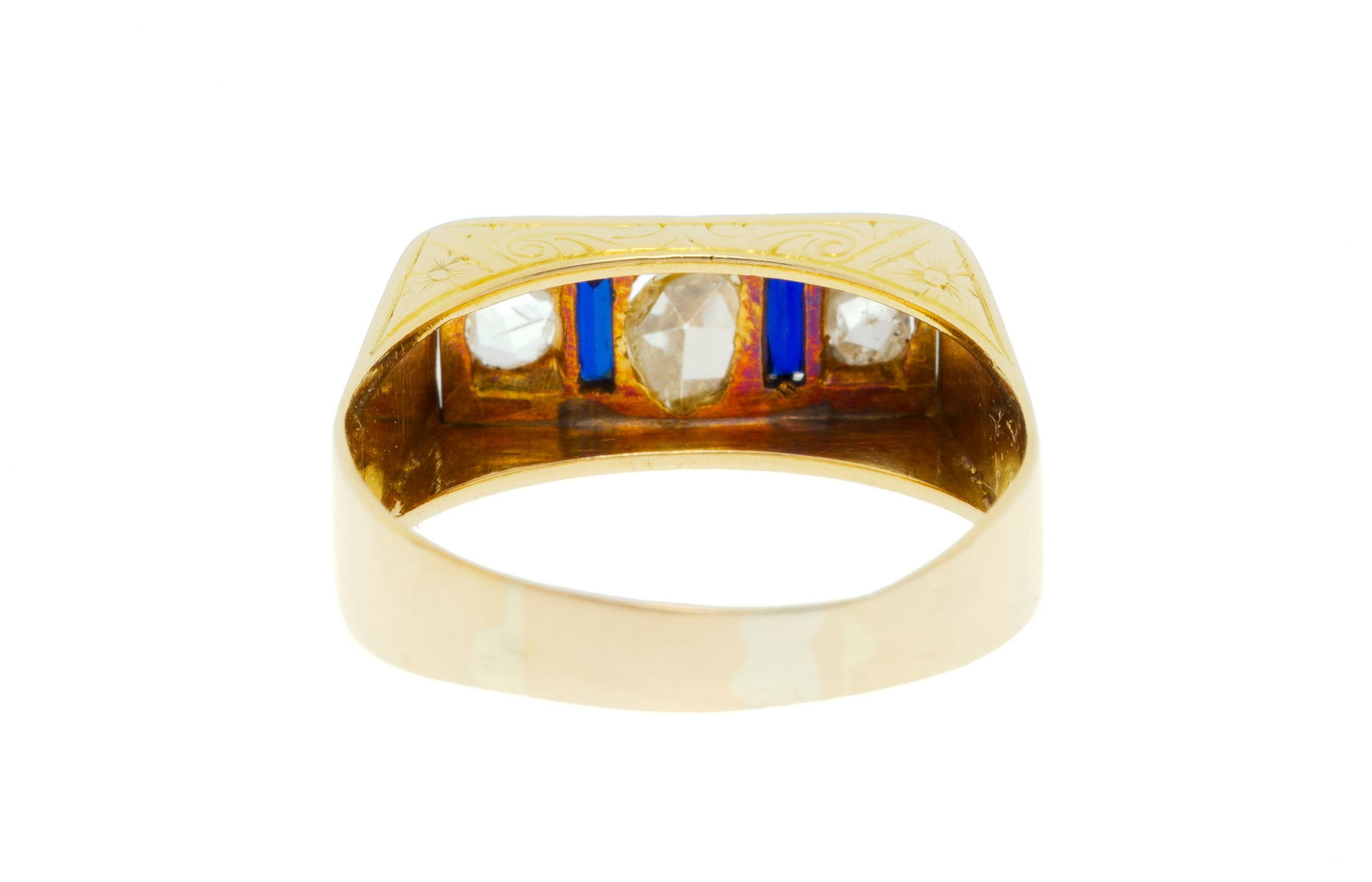Bague début XXe s., 2 ors 750 gravés et sertie de 3 diamants taille rose alternés de  - 3