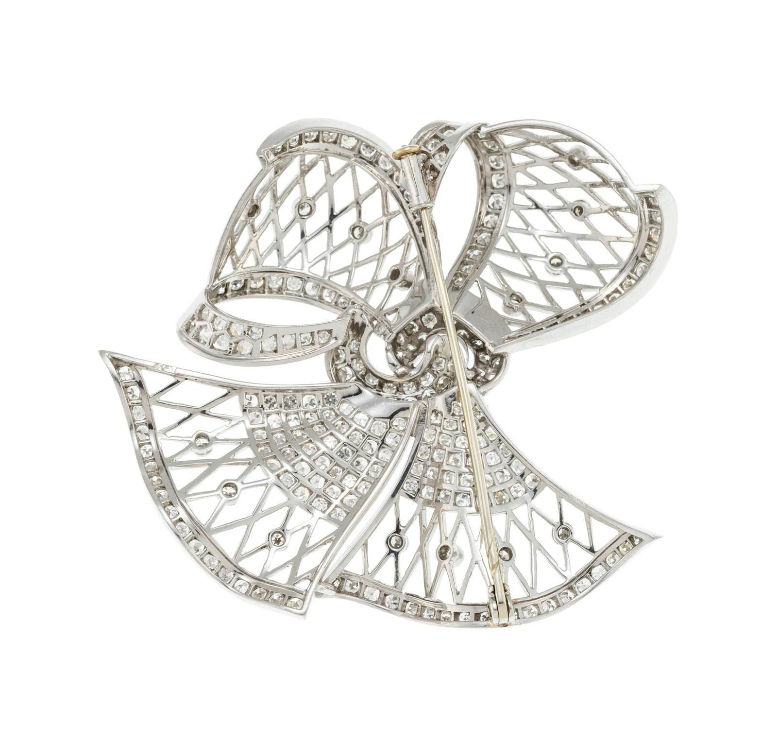 Broche Art Déco platine et or gris 750 à motif de nœud ajouré de croisillons ser - 3