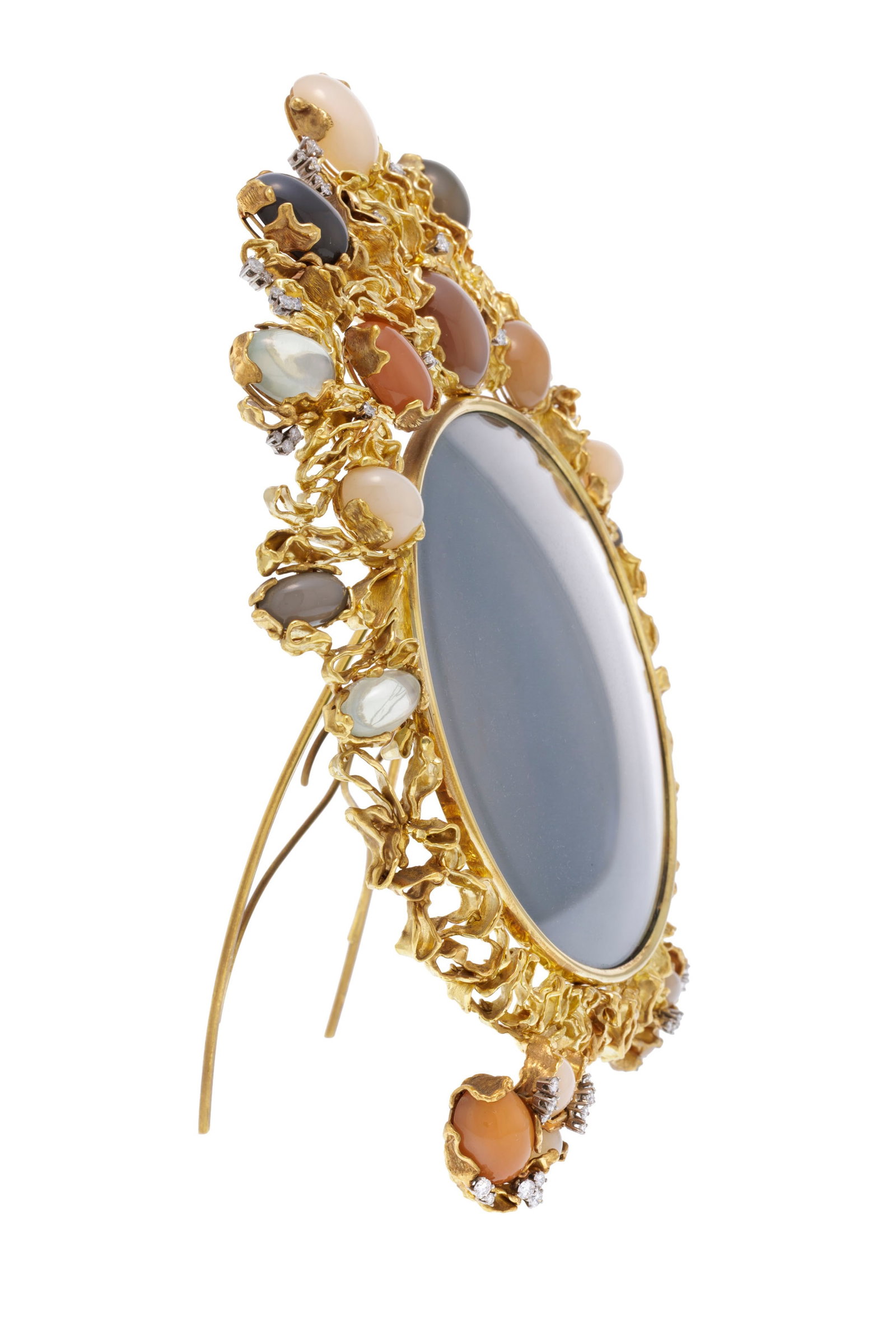 Cadre photo composé d'un collier et d'une paire de clips d'oreilles Gilbert Albert en or 750 fr - 2