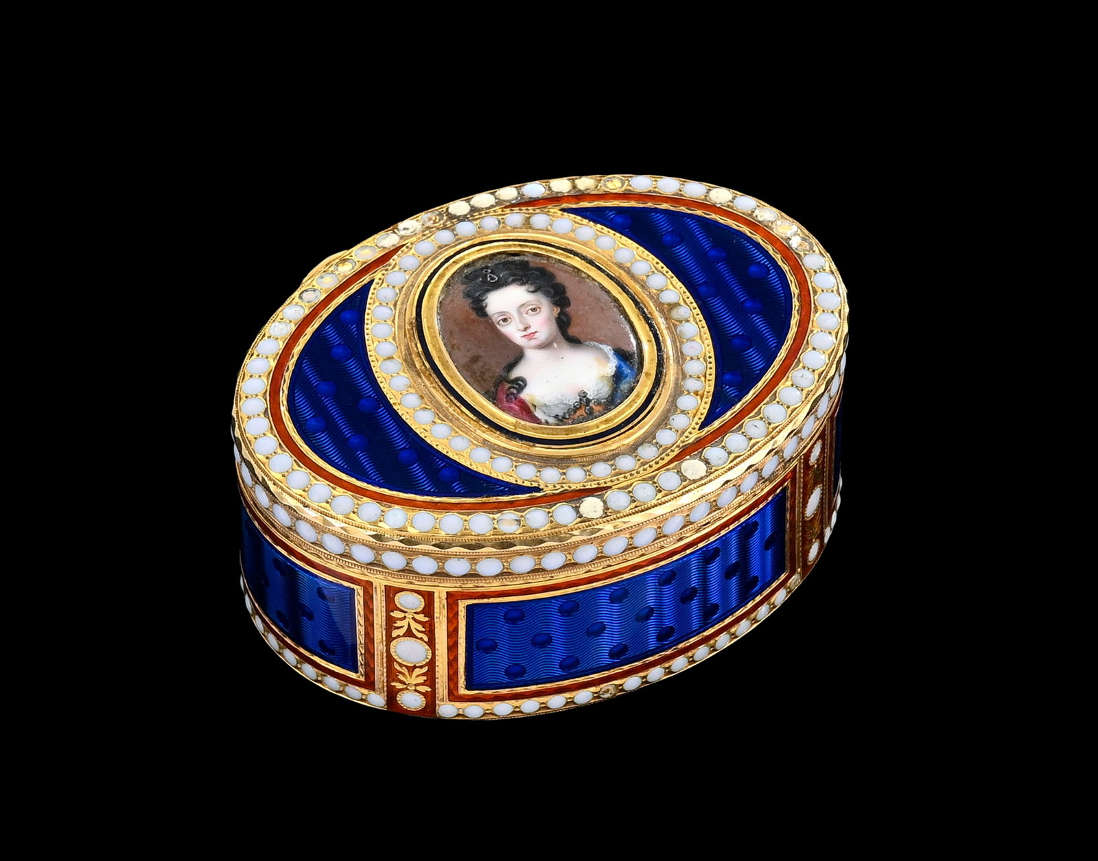 Tabatière ovale en or et émail surmontée d'un portrait en miniature en émail ple - 2