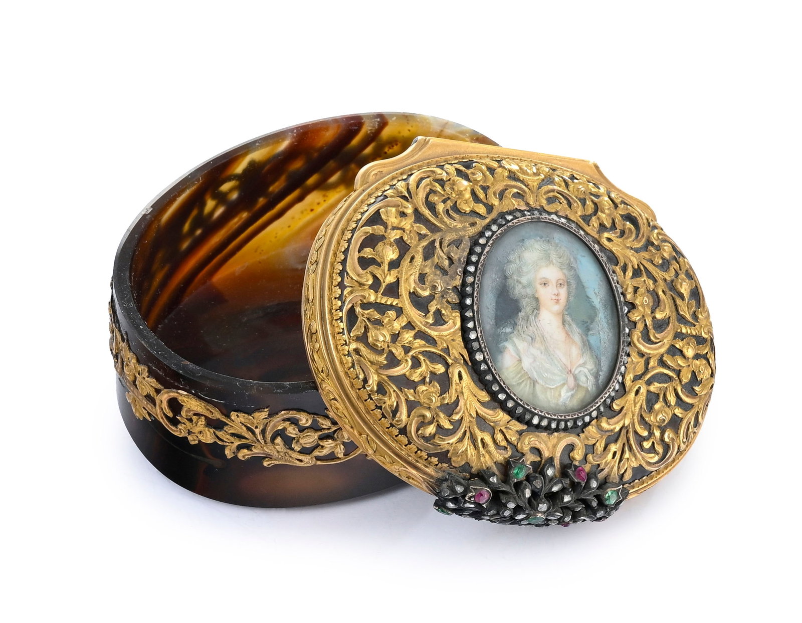 Boîte en agate avec monture en or, sans marque, XIXe s., le couvercle centré d'un portrait - 4