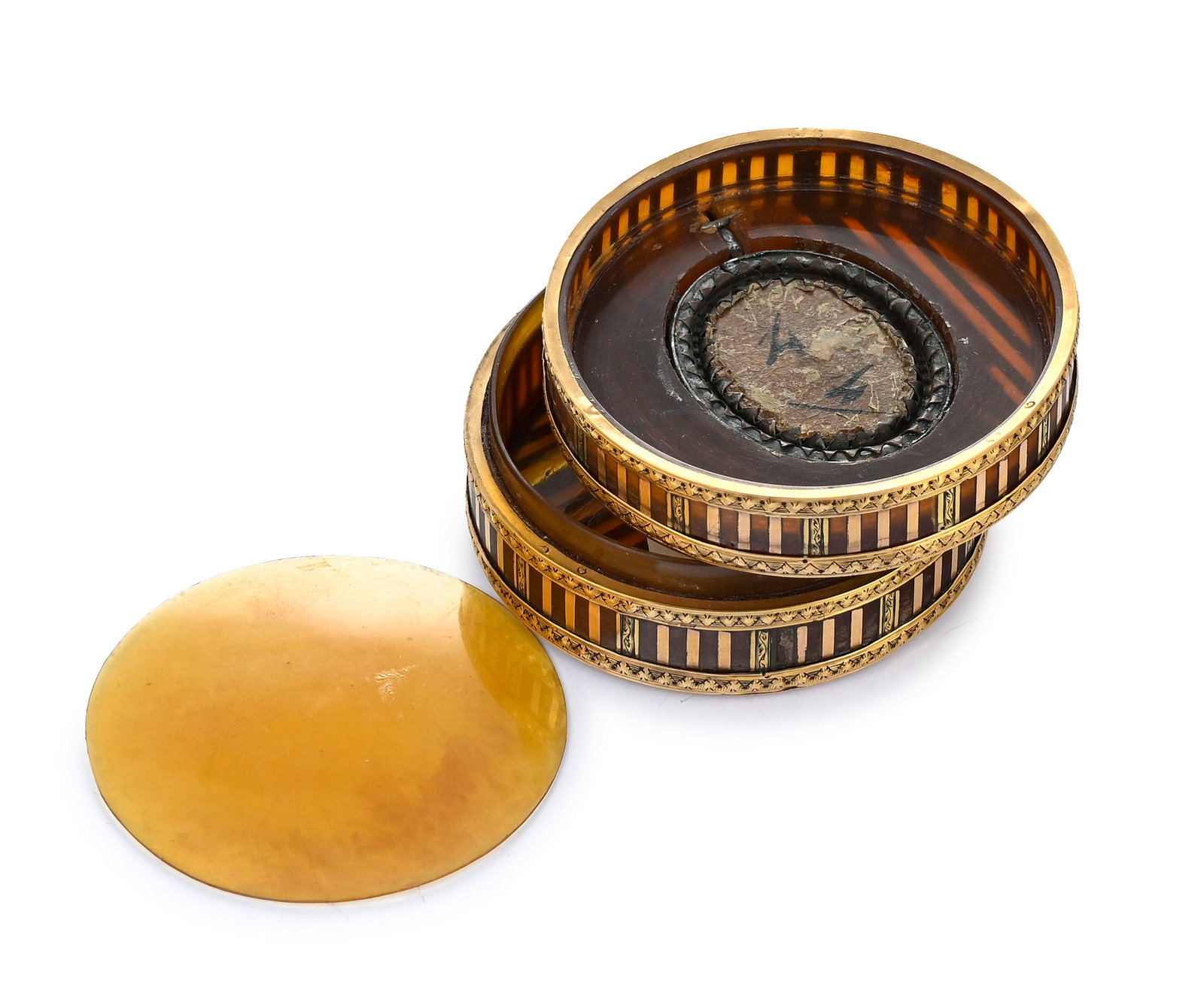 Boîte ronde en écaille avec monture en or, centrée d'un portrait de dame, Louis XVI,  - 7