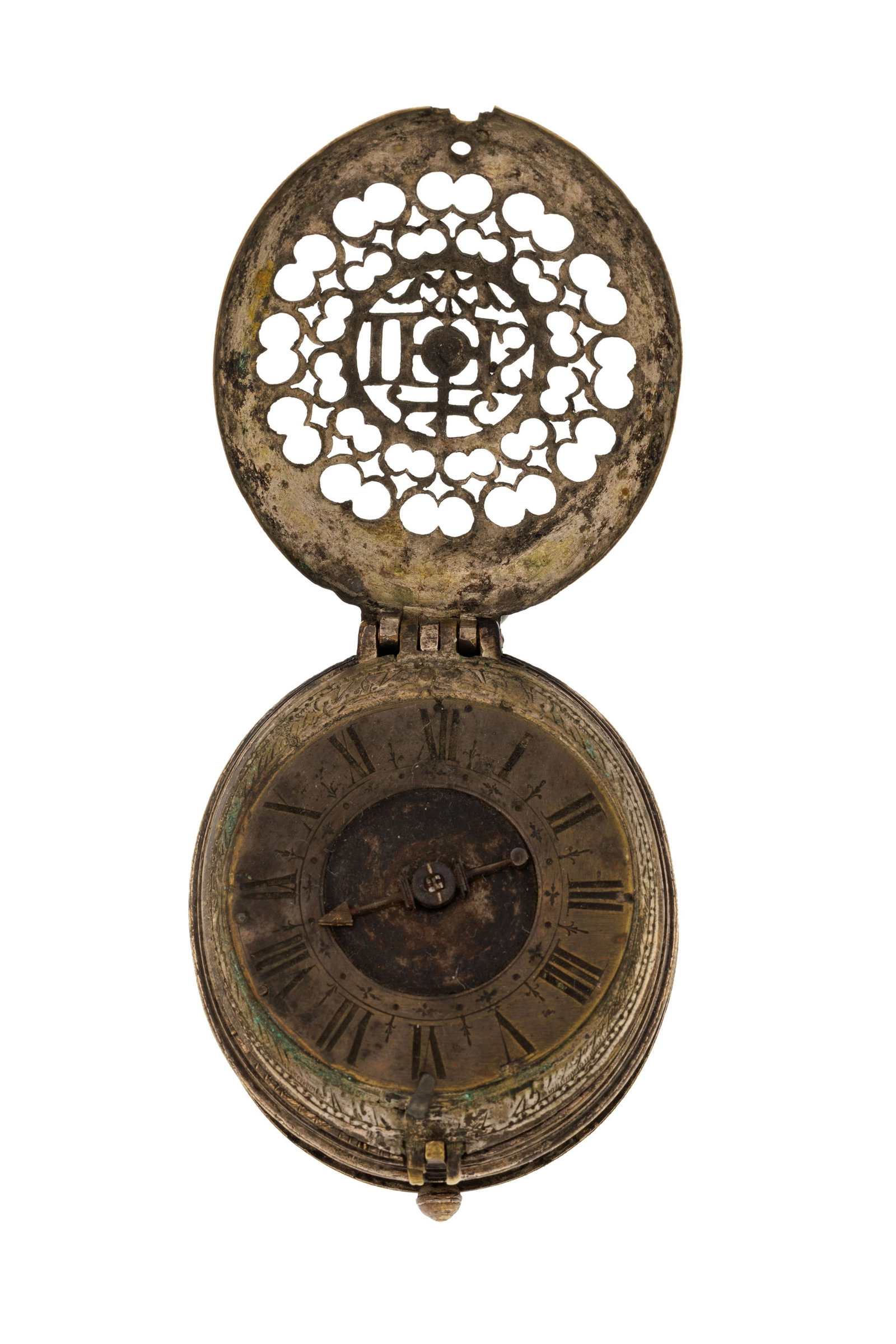 Montre de poche en acier et laiton ajouré avec probablement une sonnerie au passage des heures,: Montre de poche en acier et laiton ajouré avec probablement une sonnerie au passage des heures, XVIIIe s. dans le goût du XVIe s. Mouvement: mécanique Boîtier: larg. 52 mm