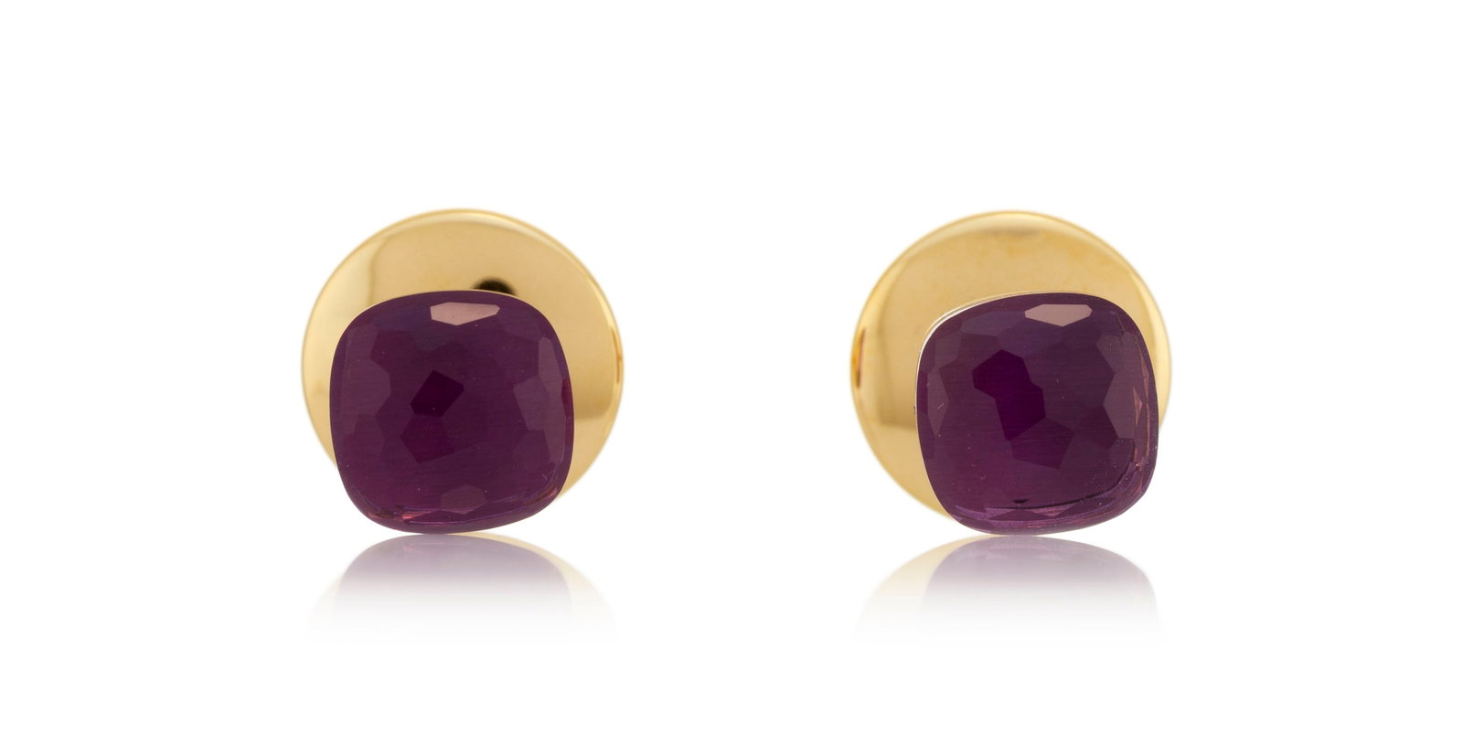 Pomellato, Nudo, paire de clous d'oreilles or 750 sertis d'améthystes facettées, h. 0.9 cm: Pomellato, Nudo, paire de clous d'oreilles or 750 sertis d'améthystes facettées, h. 0.9 cm, 7g Condition Bon état de conservation général. Présence de micro rayures