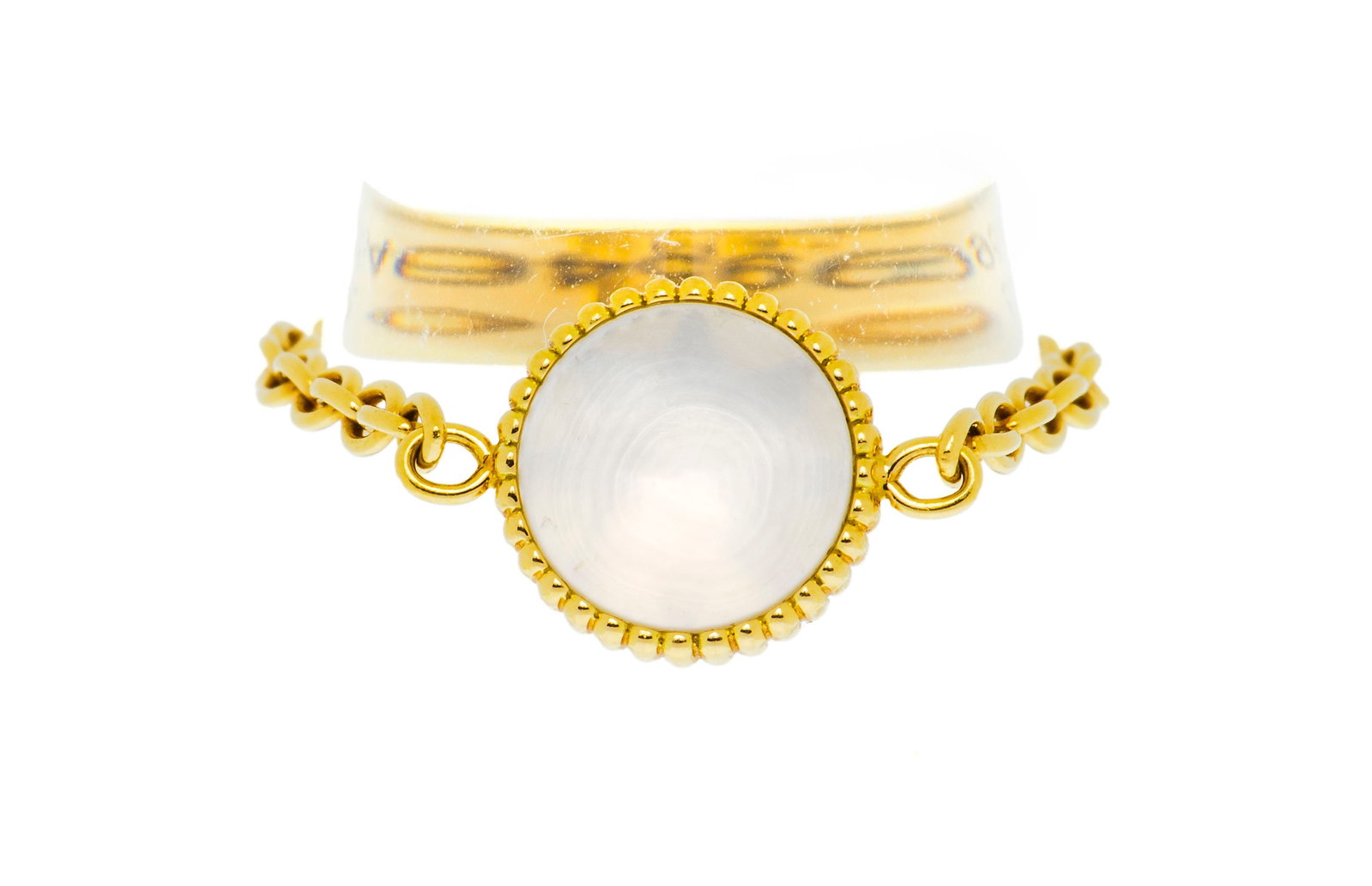 Dior, Rose des vents, bague en or 750 ornée d'une pastille de nacre surmontée d'un diamant - 2