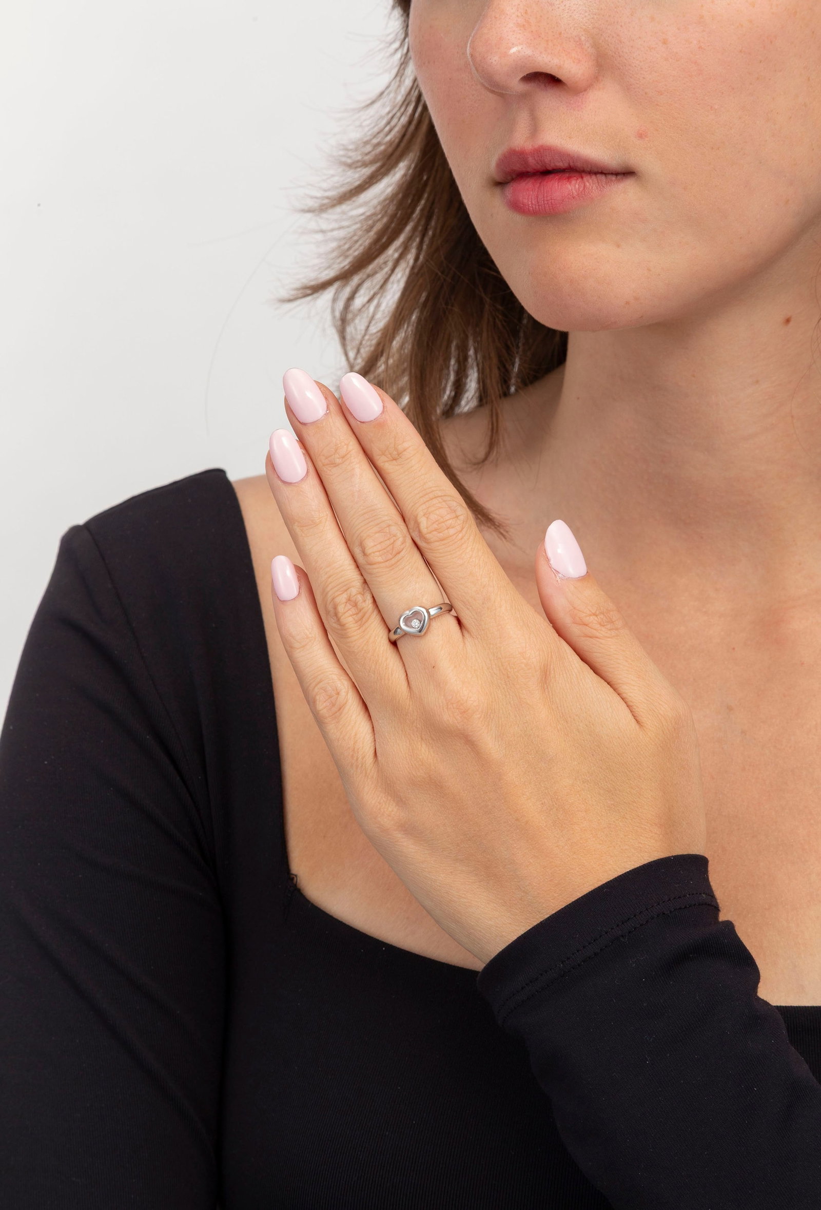 Chopard, Happy Diamonds, bague cœur or gris 750 ornée d'un diamant mobile entre deux plaqu - 4