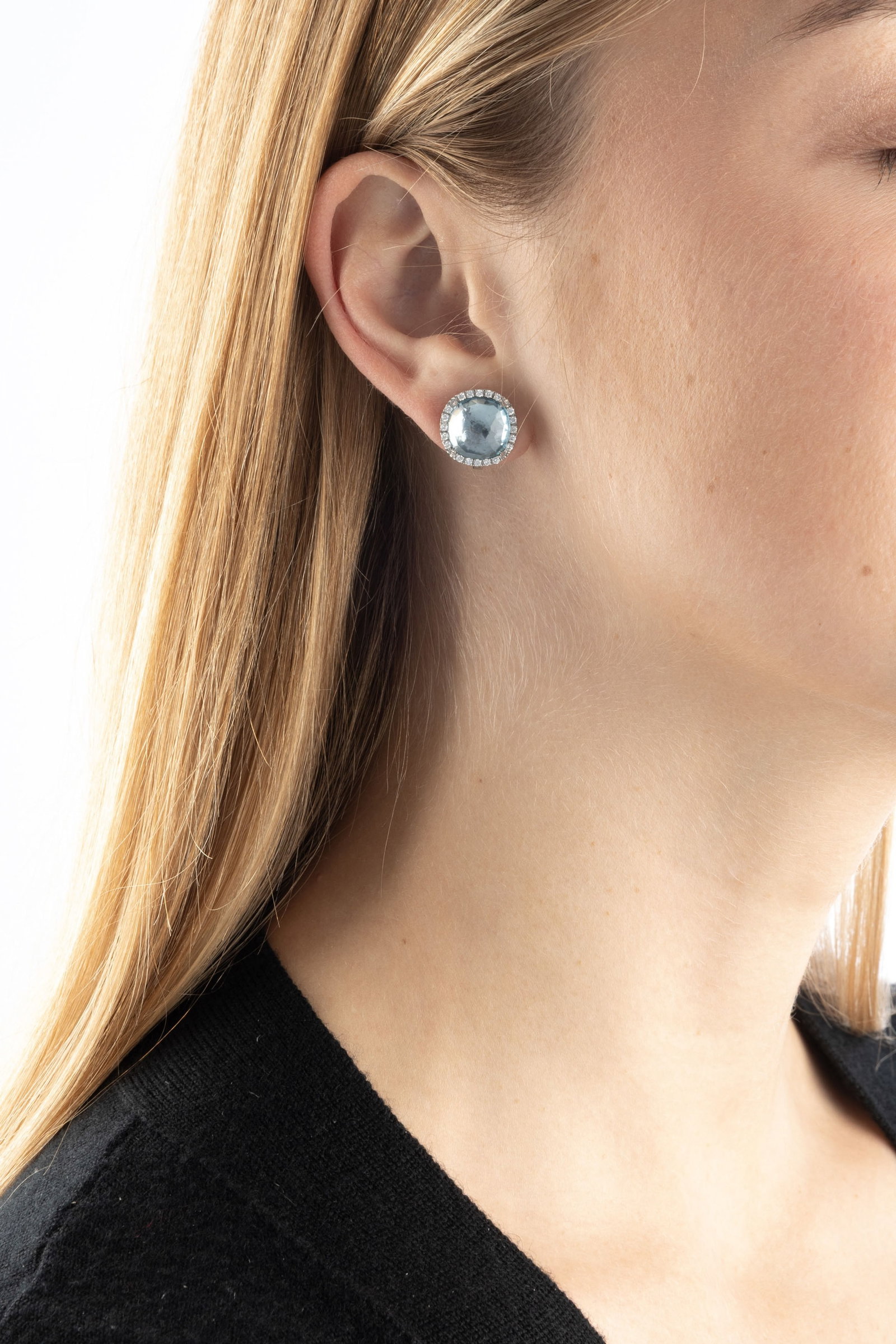 Marco Bicego, paire de clips d'oreilles or gris 750 texturé sertis foilback de topazes facett&# - 4