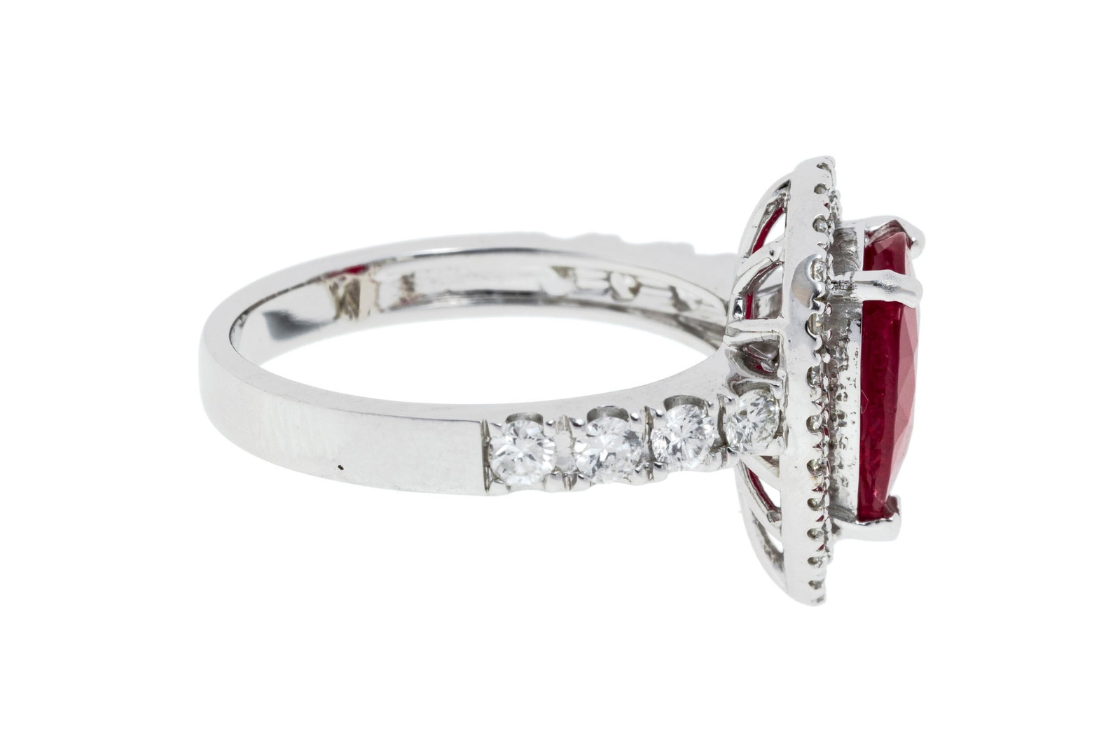 Bague or gris 750 sertie d'un rubis birman taille poire de 2.20 carats, chauffé, selon le rappo - 2