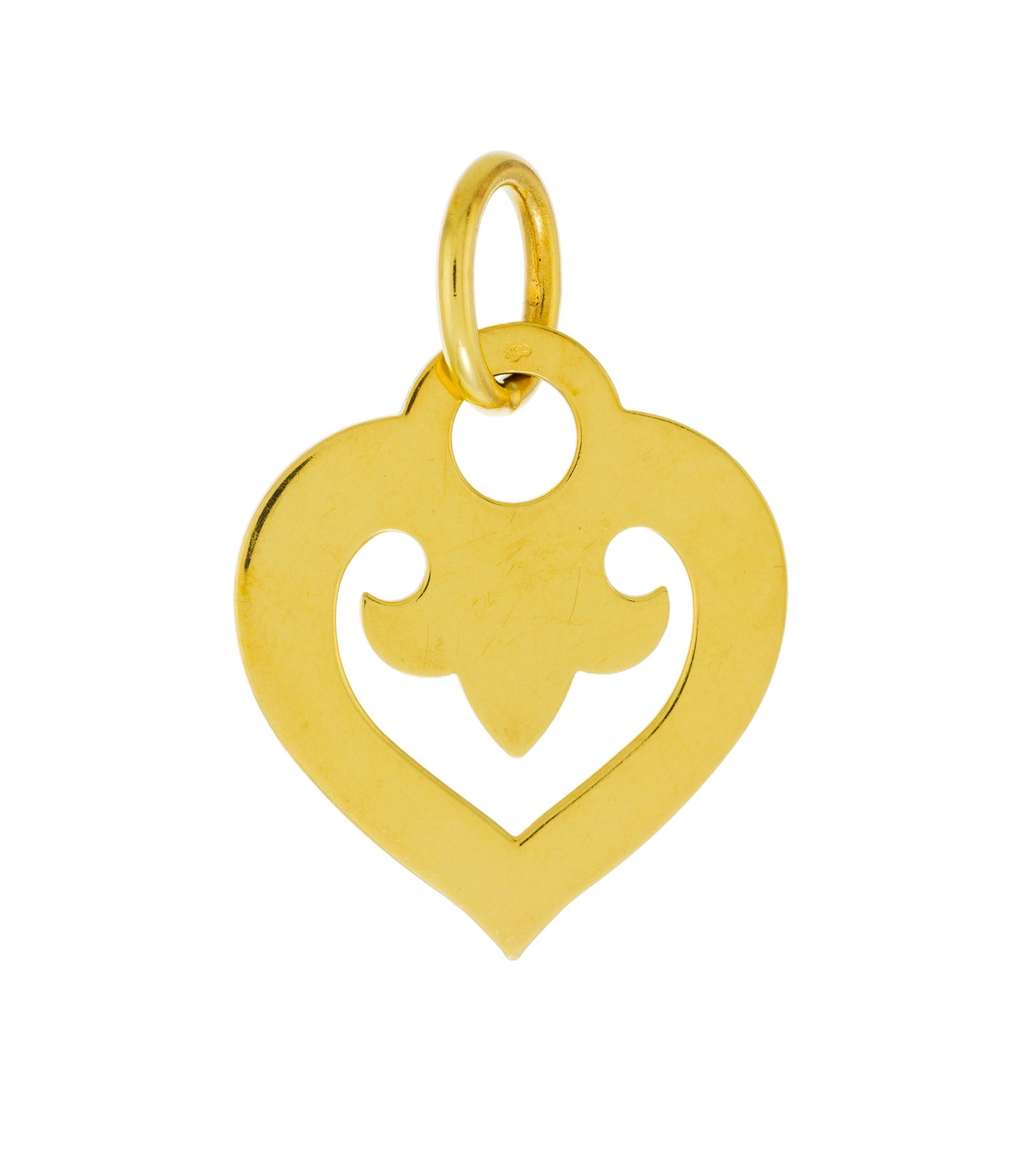 O.J. Perrin, pendentif cœur ajouré en or 750, signé, h. 3.8 cm, 5g: O.J. Perrin, pendentif cœur ajouré en or 750, signé, h. 3.8 cm, 5g Condition Bon état de conservation général. Présence de nombreuses rayures et micro rayures