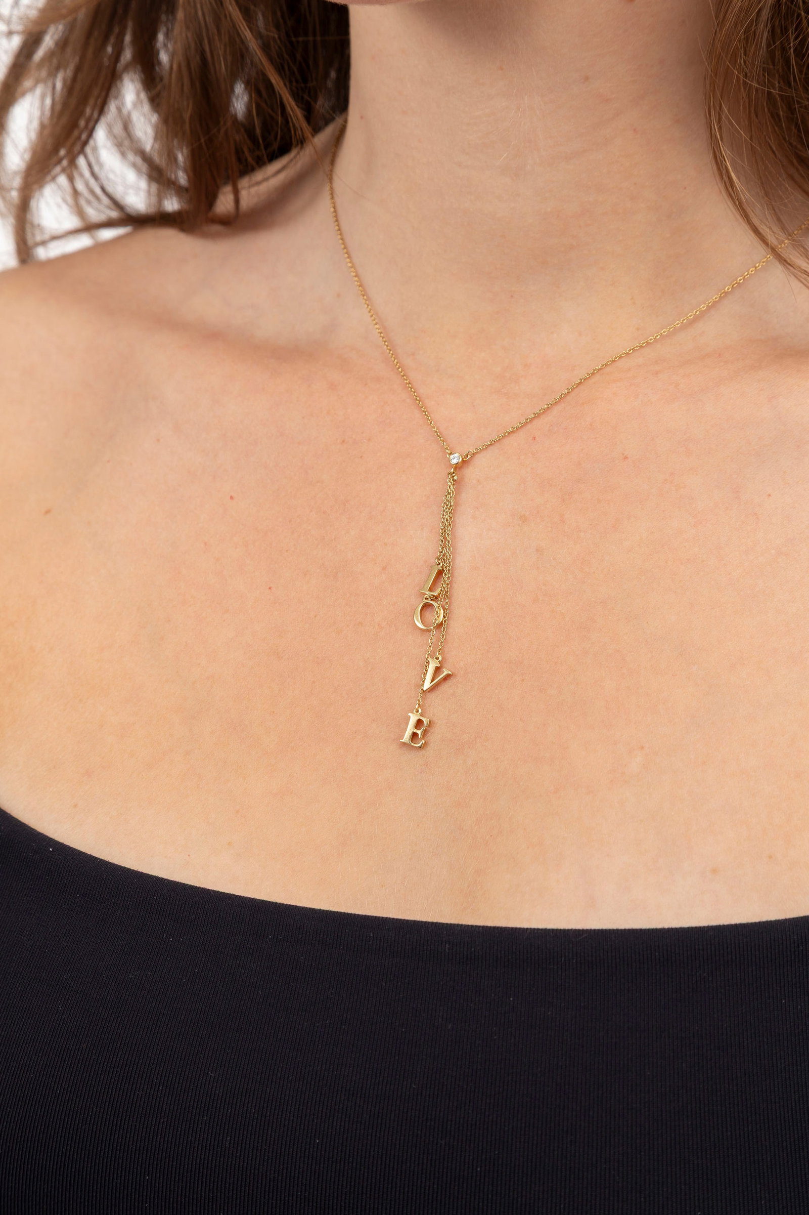 Tiffany&Co, collier or 750 à maille forçat serti au centre d'un diamant et retenant des le - 3