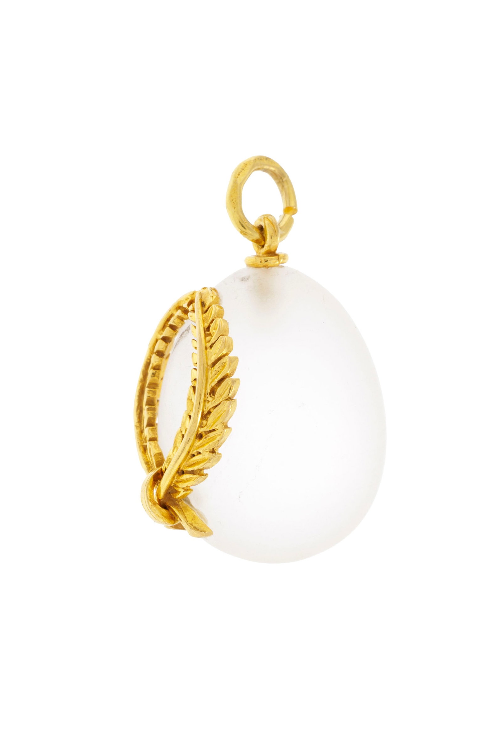 Lalaounis, pendentif œuf en cristal de roche dépoli et or 750 orné d'une couronne de  - 2