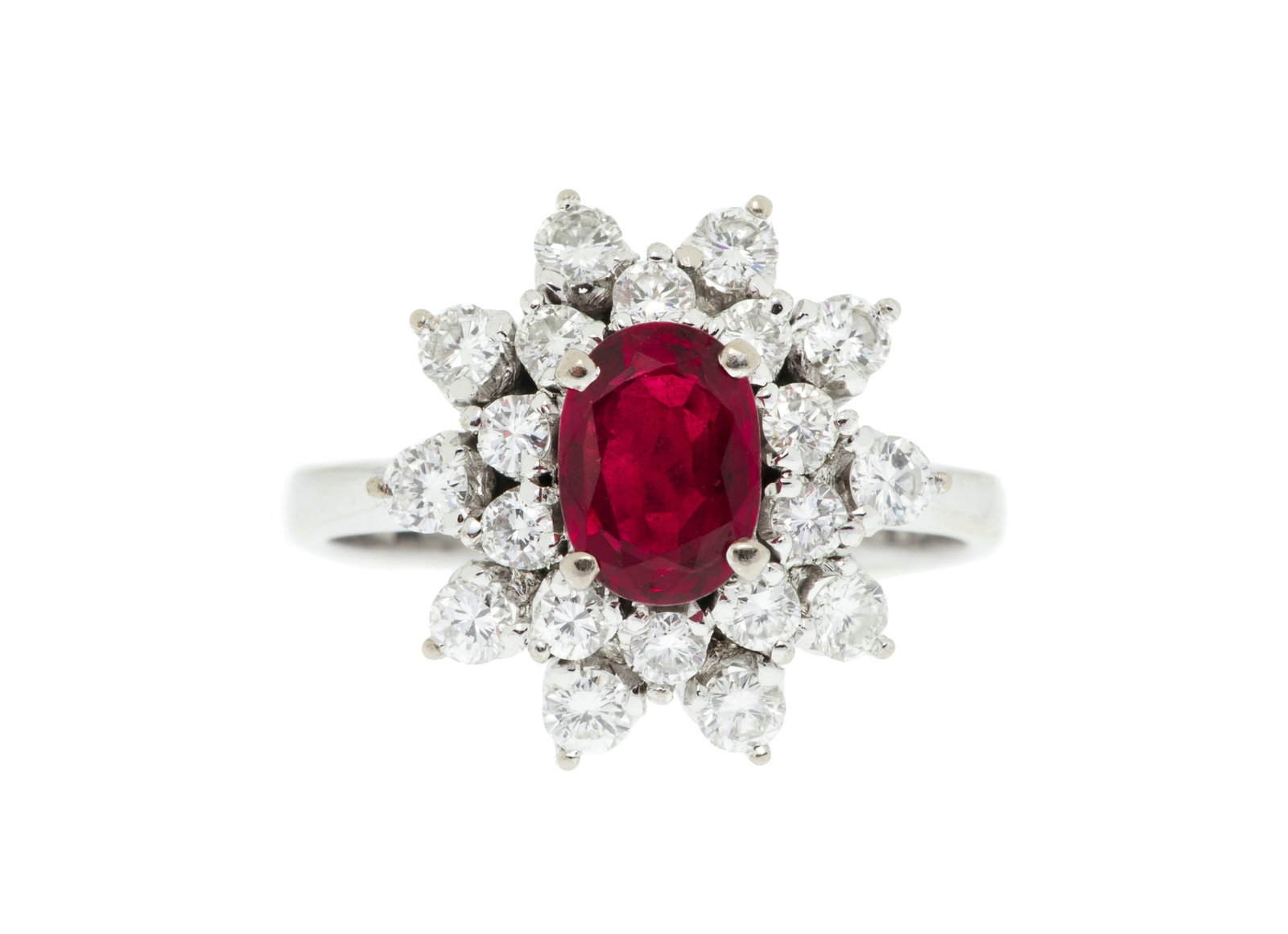 Bague or gris 585 sertie d'un rubis ovale entouré de diamants taille brillant, doigt 53-13 (1 of 3)