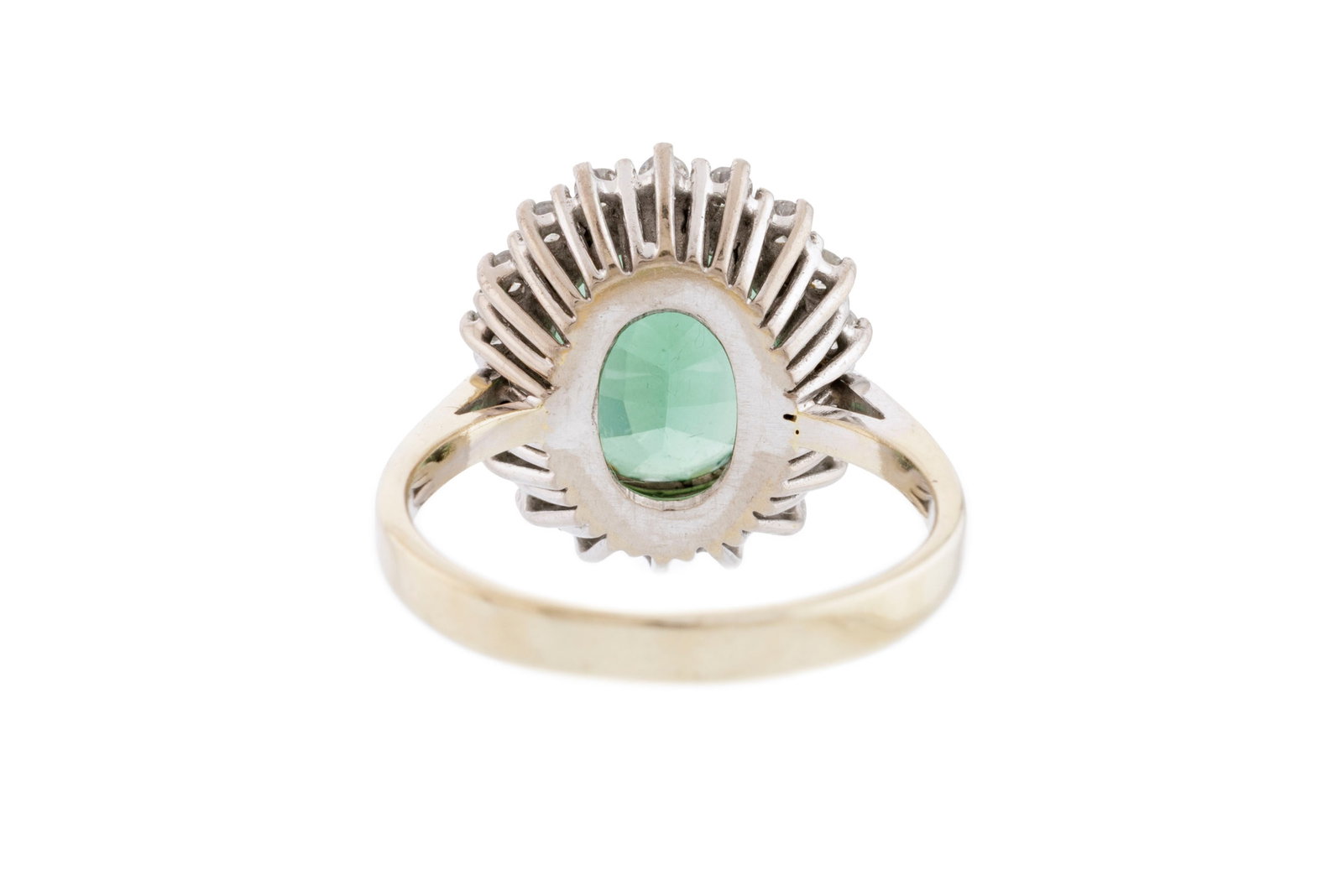Bague or gris 750 sertie d'une tourmaline verte ovale entourée de diamants taille brillant, doi - 3