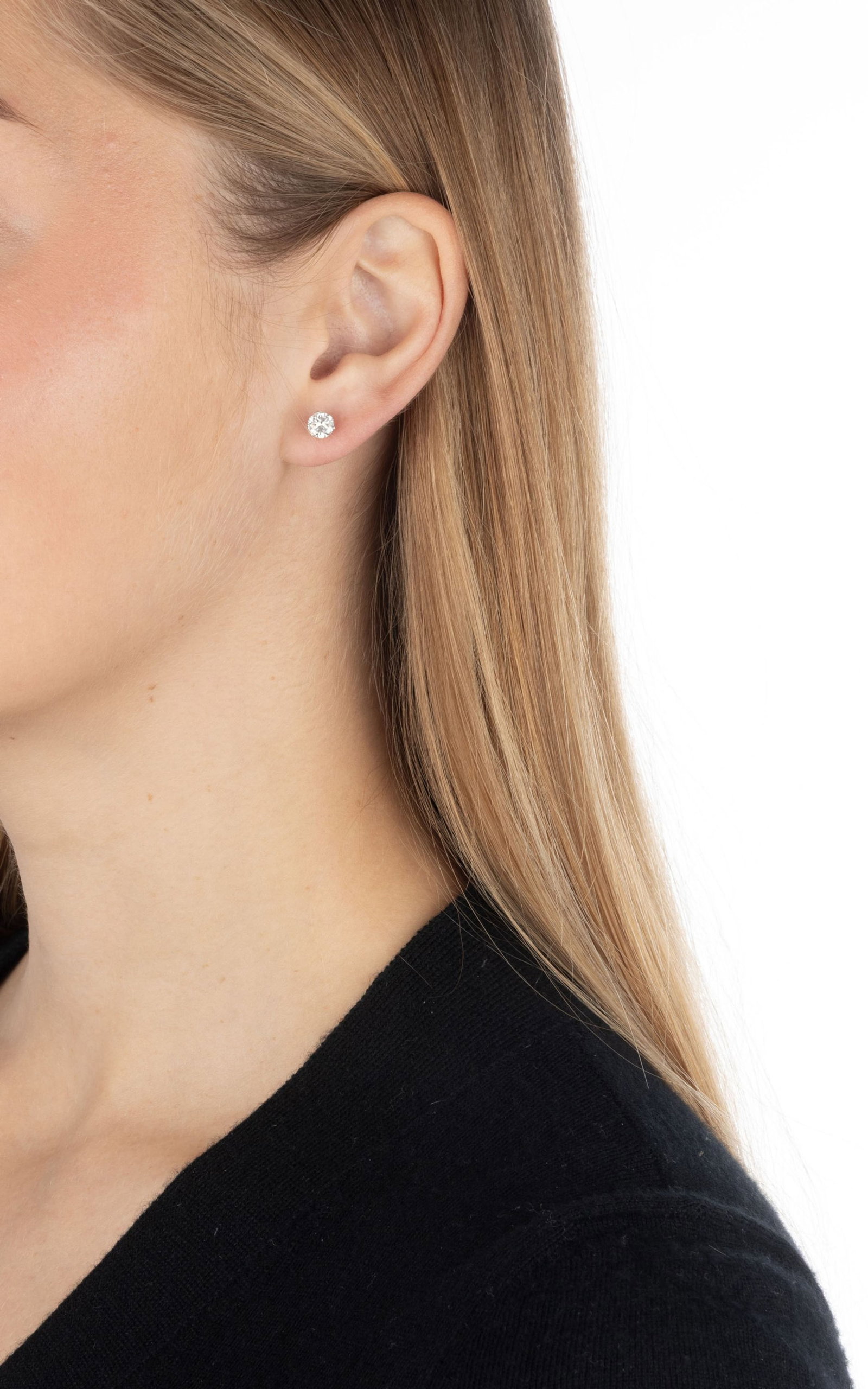 Paire de clous d'oreilles or gris 750 sertis de 2 diamants taille brillant (env. 0.60 ct chacun) - 3