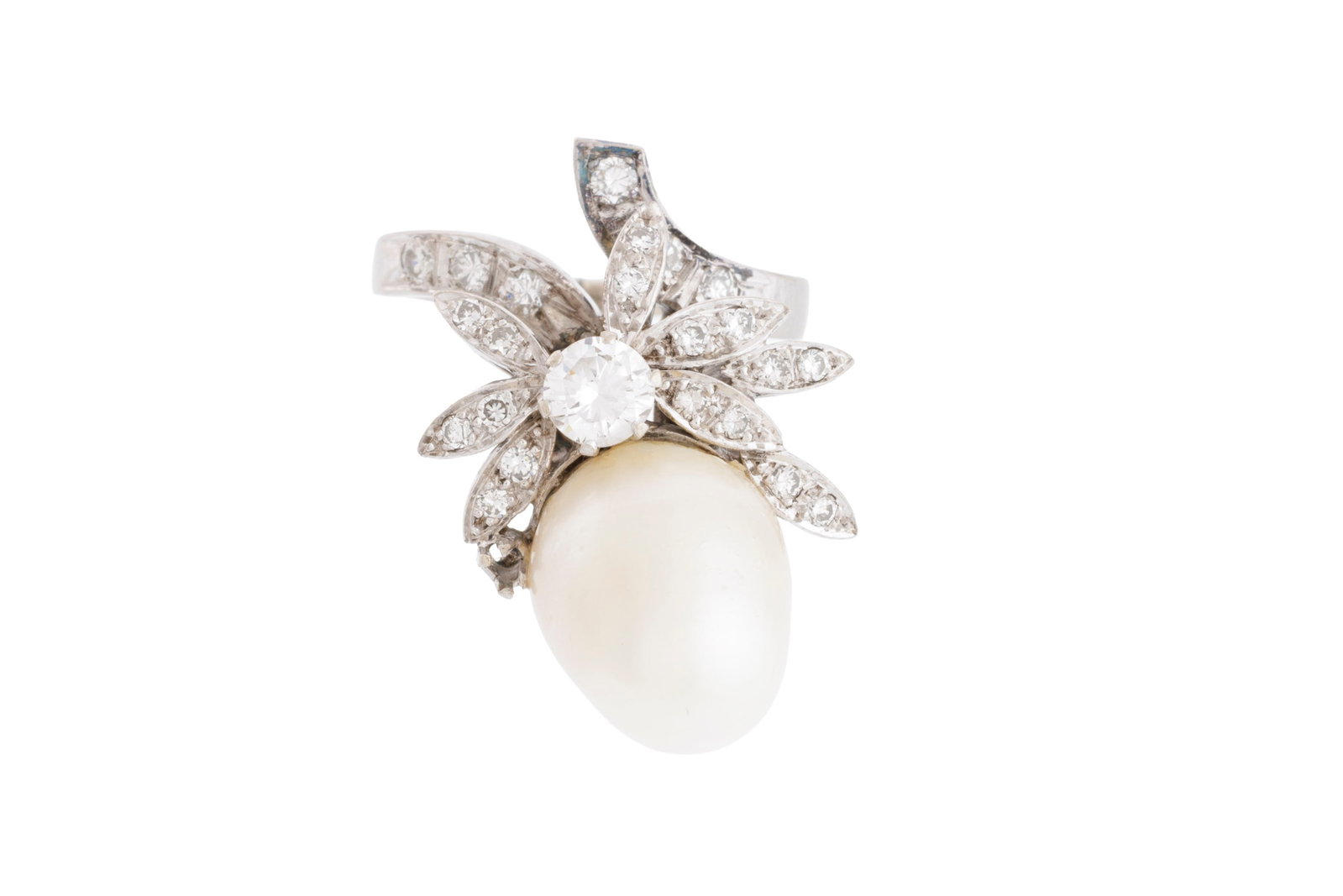 Bague or gris 585 ornée d'une perle de culture baroque et sertie de diamants taille brillant, d (1 of 4)