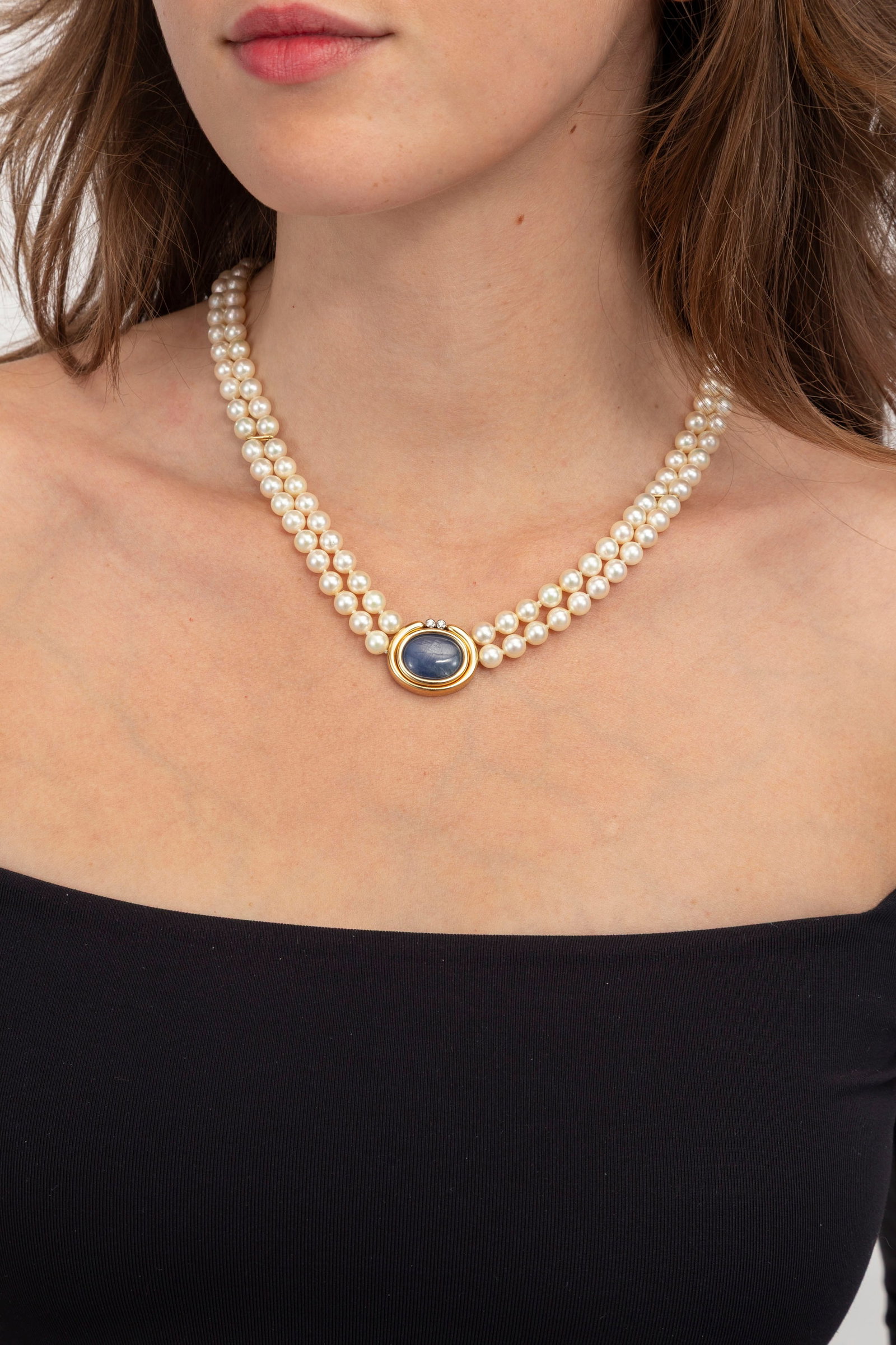 Collier 2 rangs de perles de culture blanches avec intercalaires et centre en or 750, celui-ci est s - 4