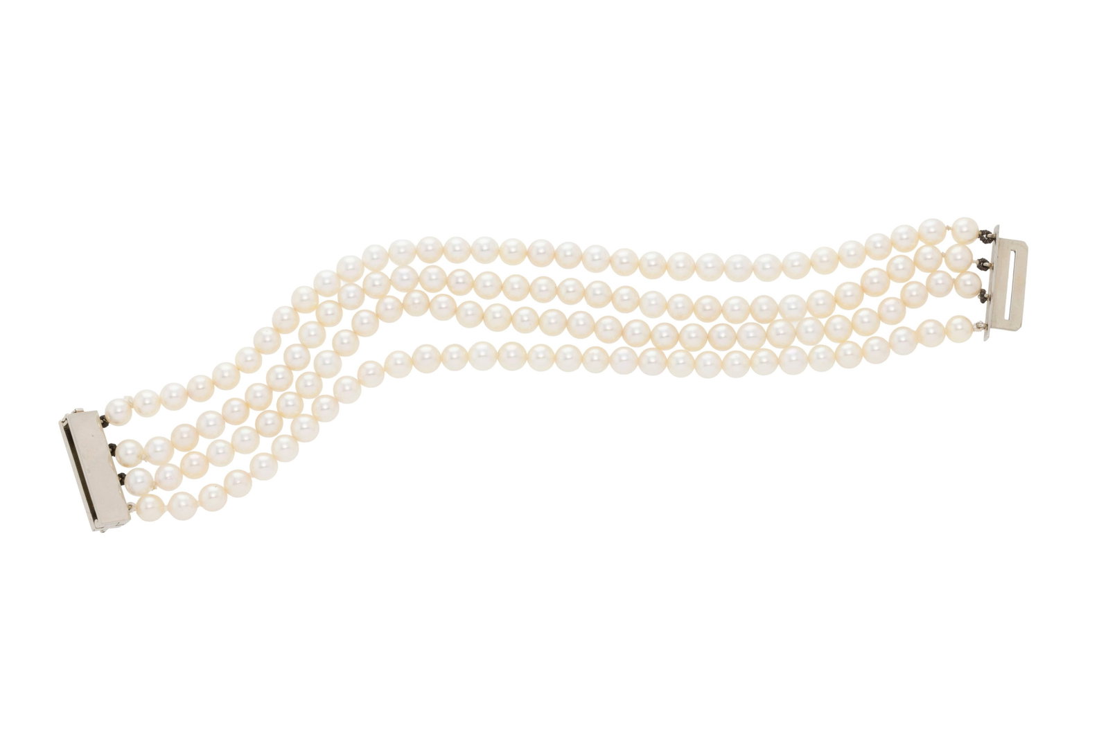 Bracelet 4 rangs de perles de culture blanches, fermoir en or gris 750 orné d'une ligne de perl - 3