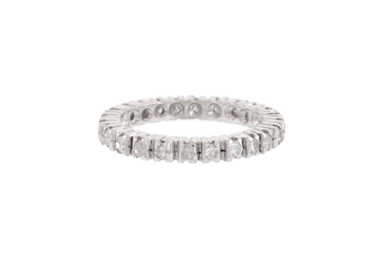Anneau rivière or gris 750 serti de diamants taille 8/8, doigt 50-10 - 2