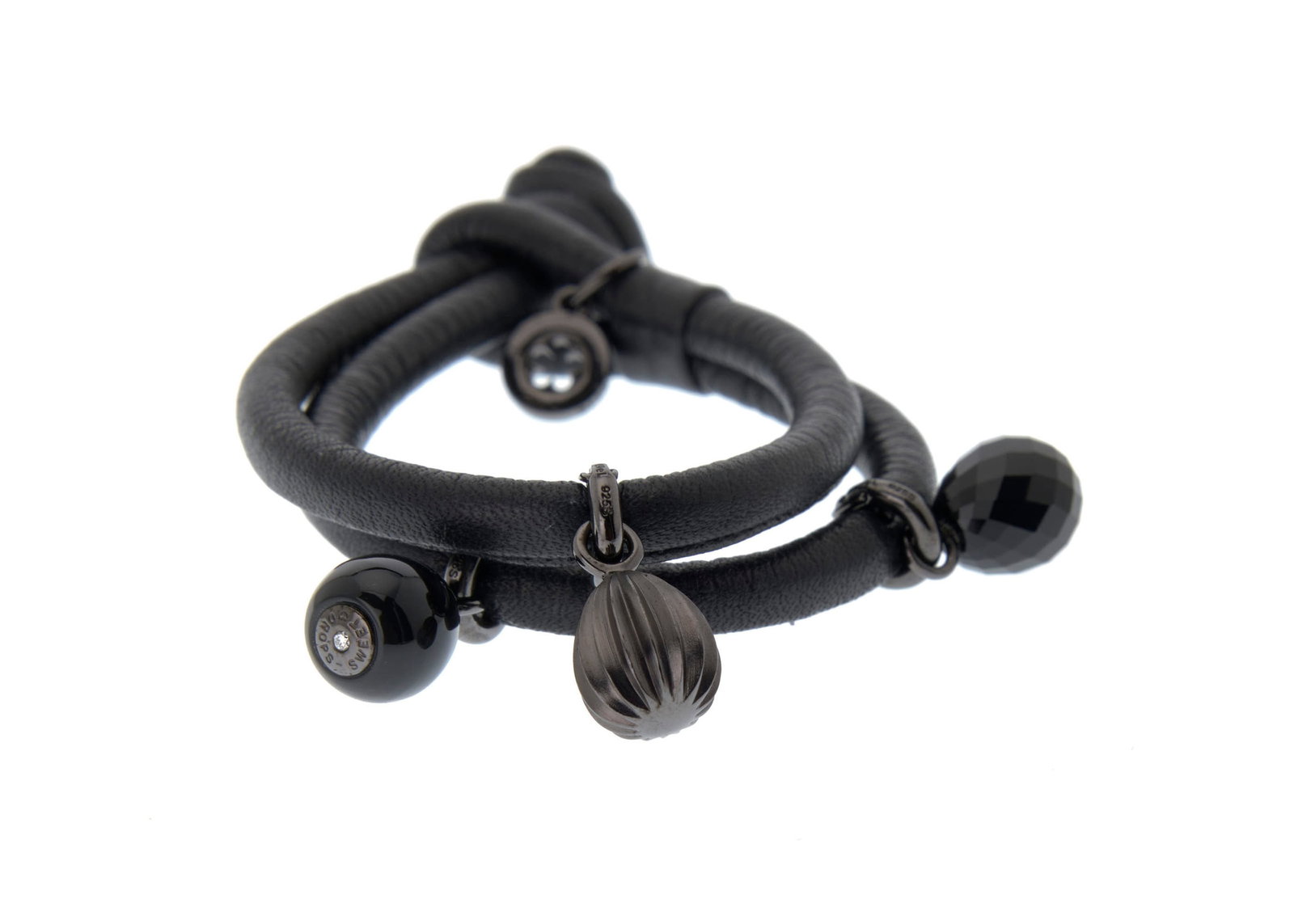 Ole Lynggaard, bracelet en cuir noir retenant des charms en argent noirci et onyx, signés, long - 2