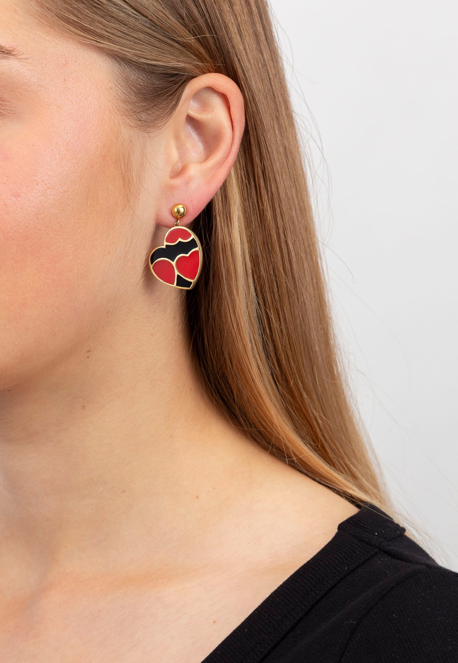 Paire de pendants d'oreilles cœurs or 750 à décor cloisonné de résine rouge - 4