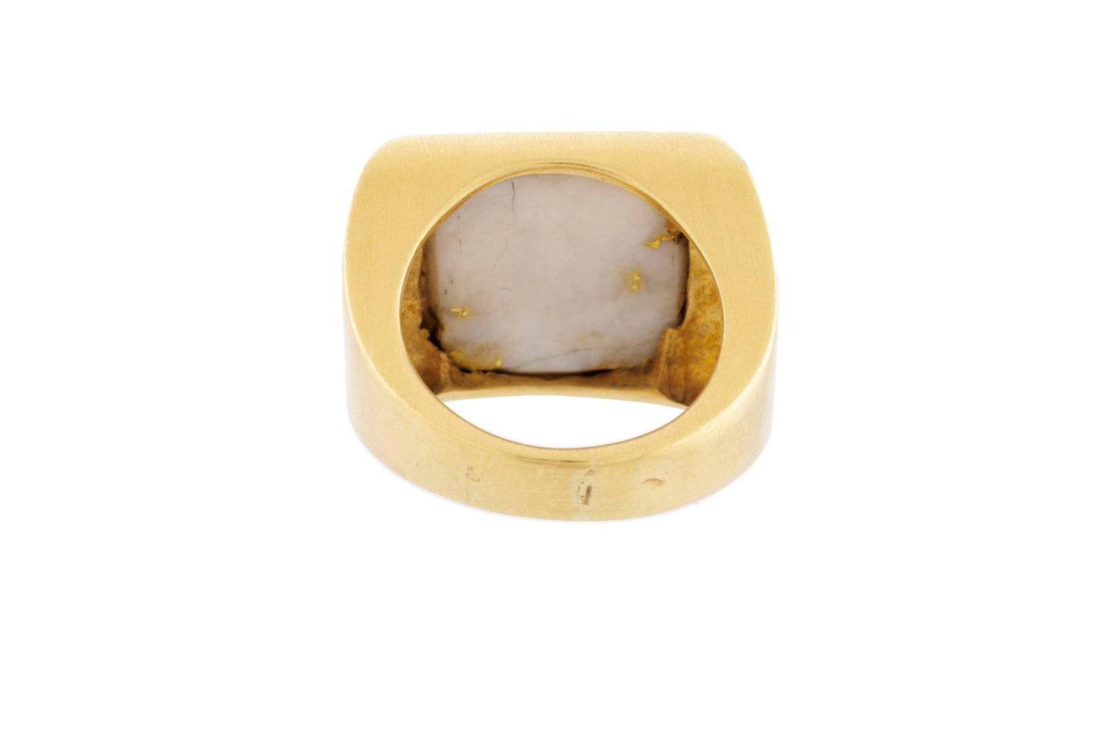 Bague or 750 ornée d'une plaque de roche mère avec un dépôt aurifère, doigt - 3