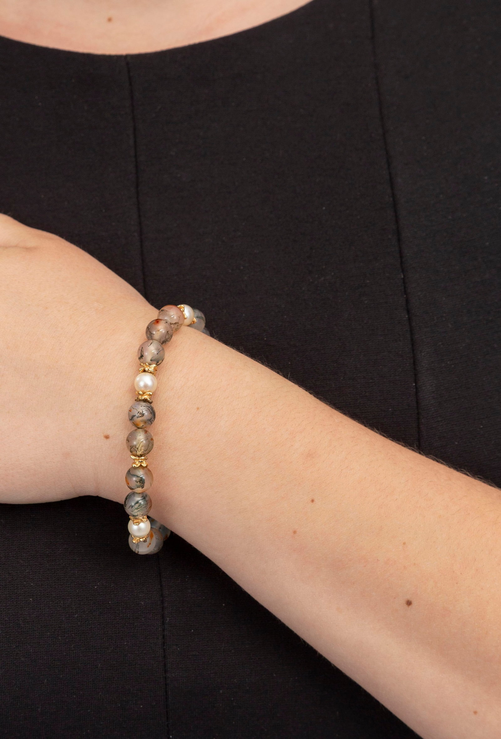 Gilbert Albert, bracelet composé de billes d'agate mousse alternées d'éléments e - 4