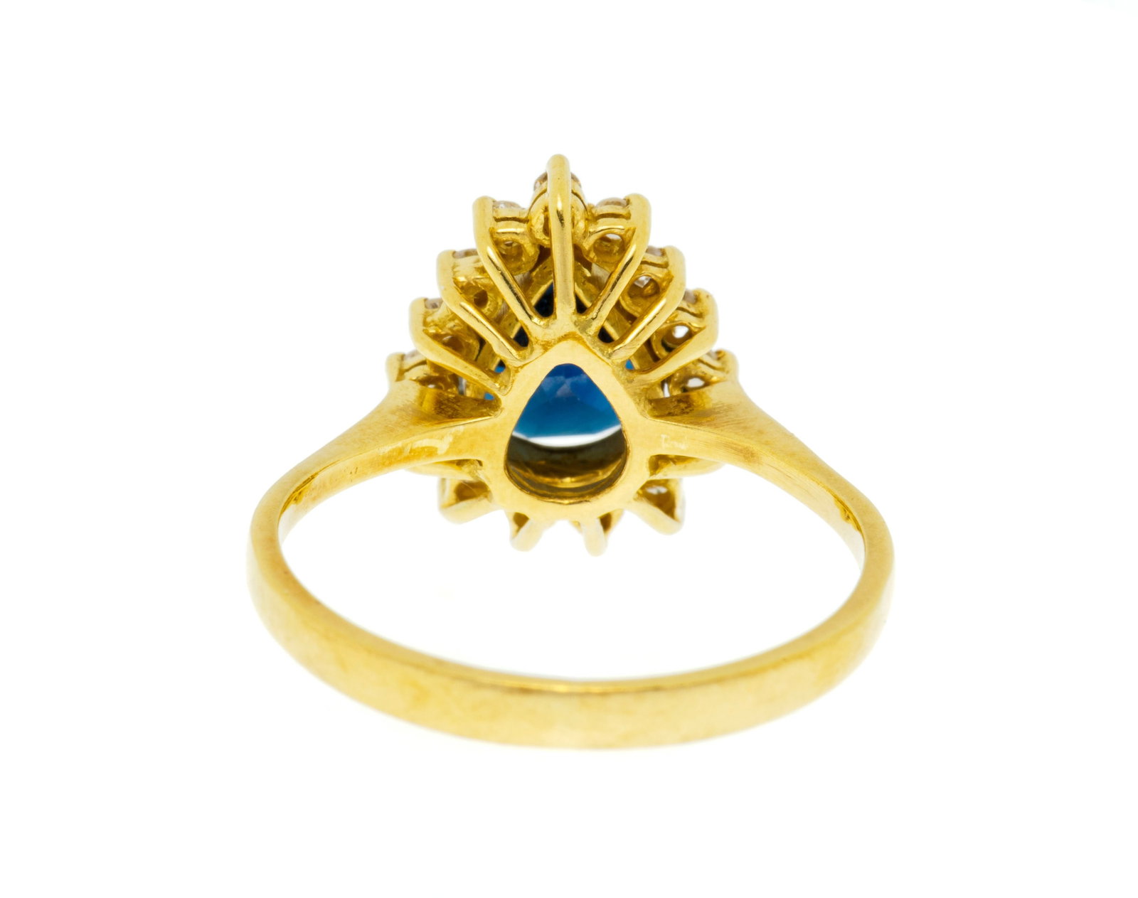Bague or 750 sertie d'un saphir taille poire entouré de diamants taille 8/8, doigt 50-10 - 3